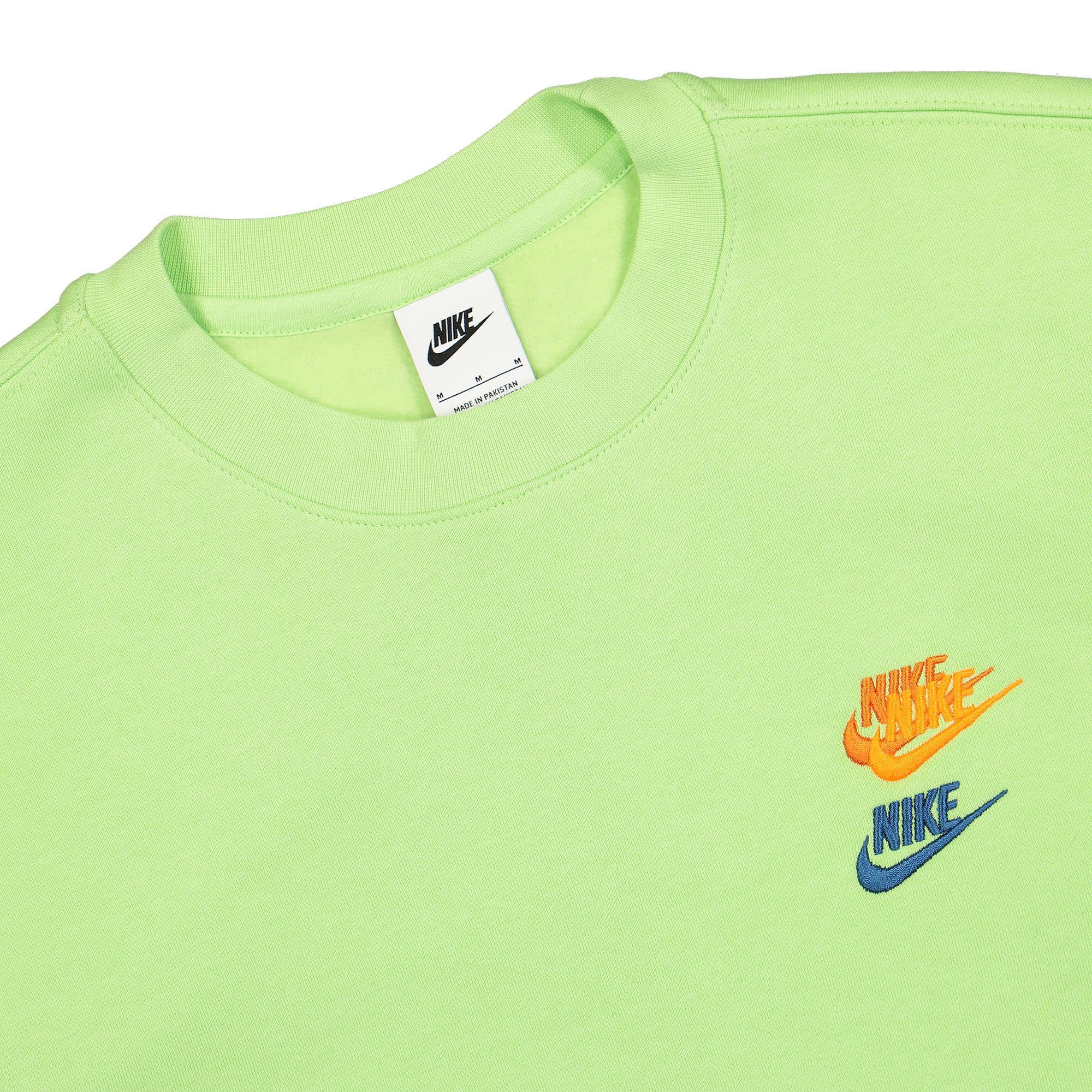 Nike NSW Sport Essentials Plus Crew Sweatshirt Key Lime / Key Lime Sweatshirts Close-up | Overkill