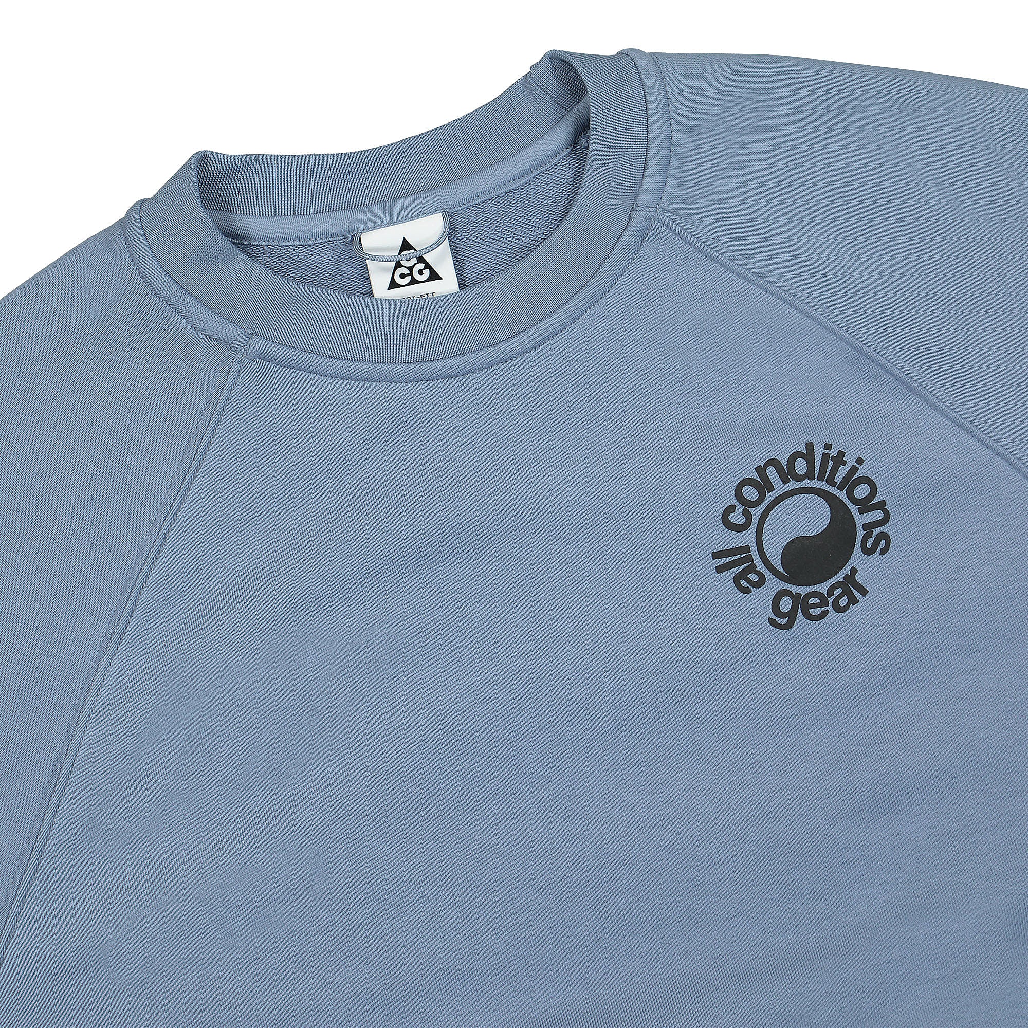 Nike NRG ACG Dri-FIT SS Fleece Crew Ashen Slate / Black T-Shirts Close-up | Overkill