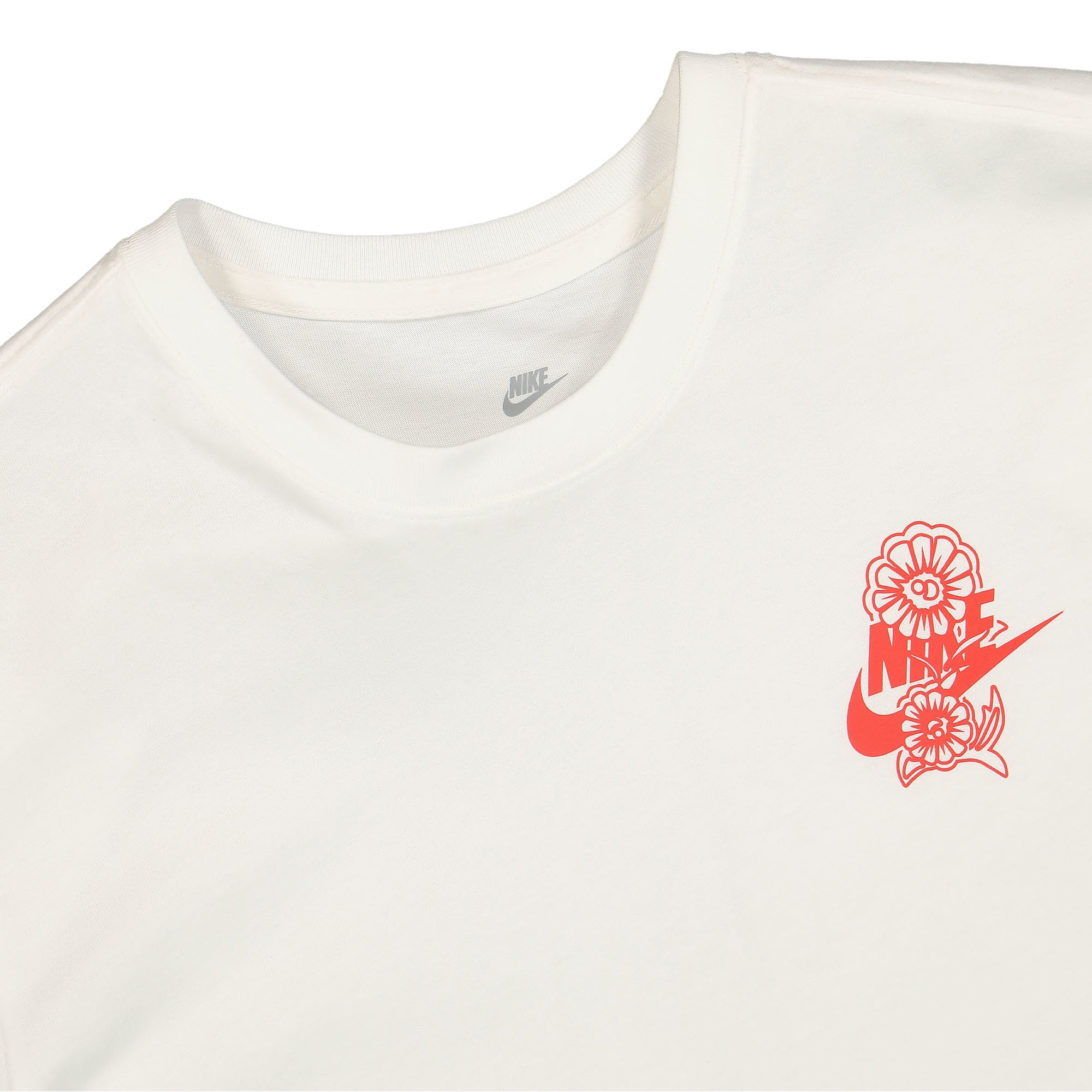 Nike NSW Si Graphic Tee White T-Shirts Close-up | Overkill