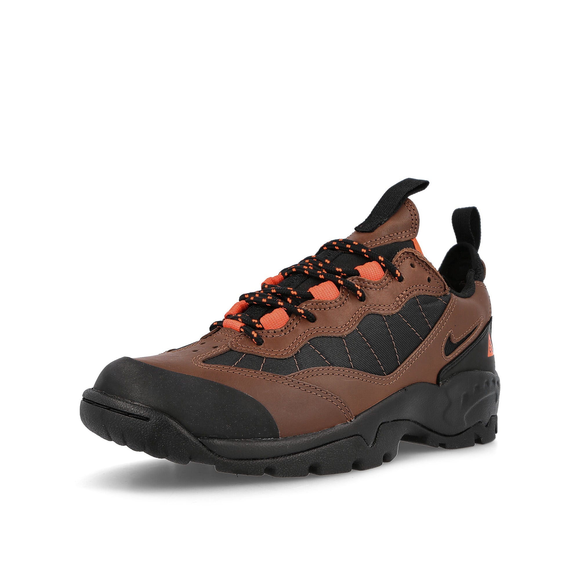 Nike acg air mada Bison / Black - Hyper Crimson- Total Orange Low Top Sneakers Close Up | Overkill