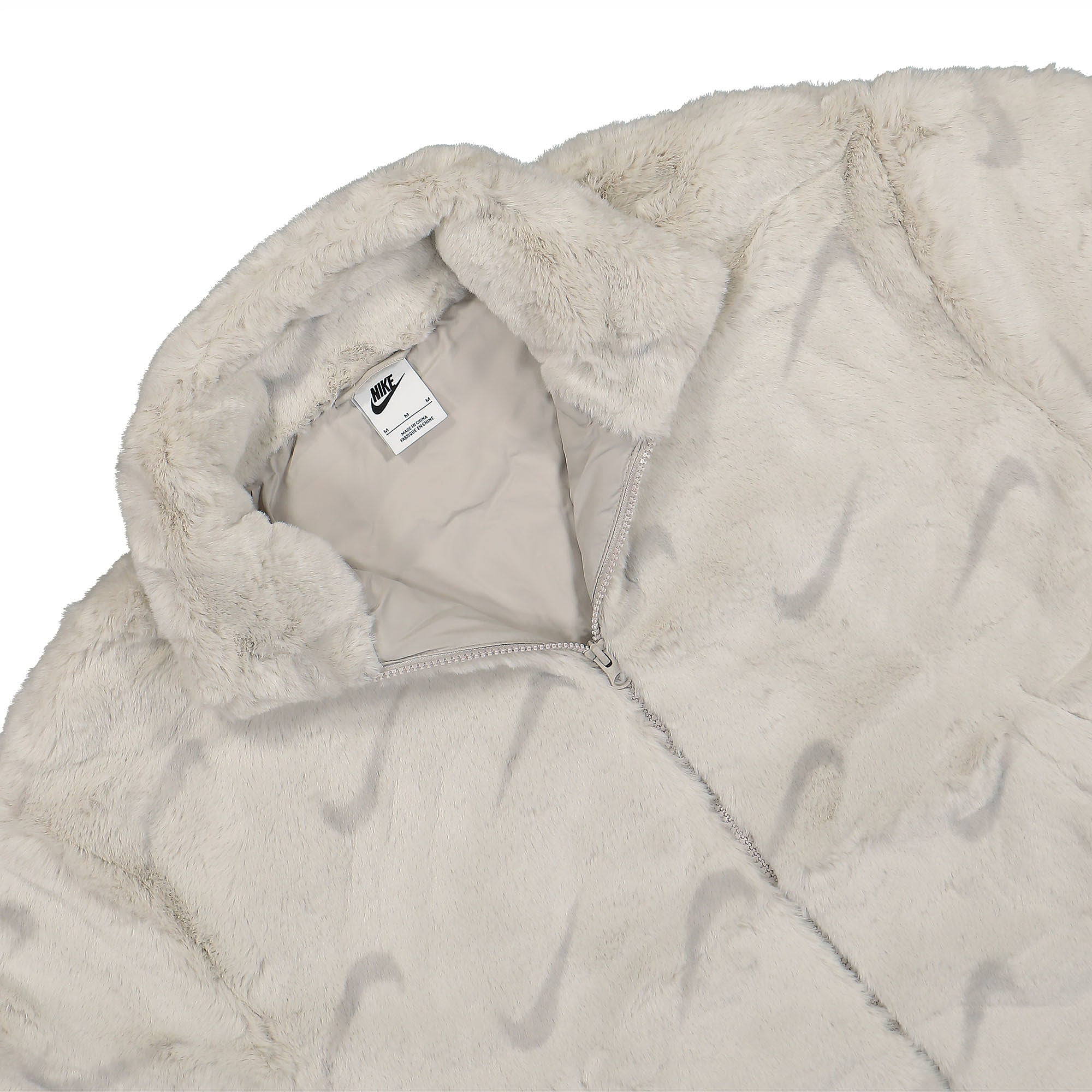 Nike Wmns Printed Faux Fur Jacket Light bone /Light Iron Ore / Light Iron Ore Jackets Close-up | Overkill