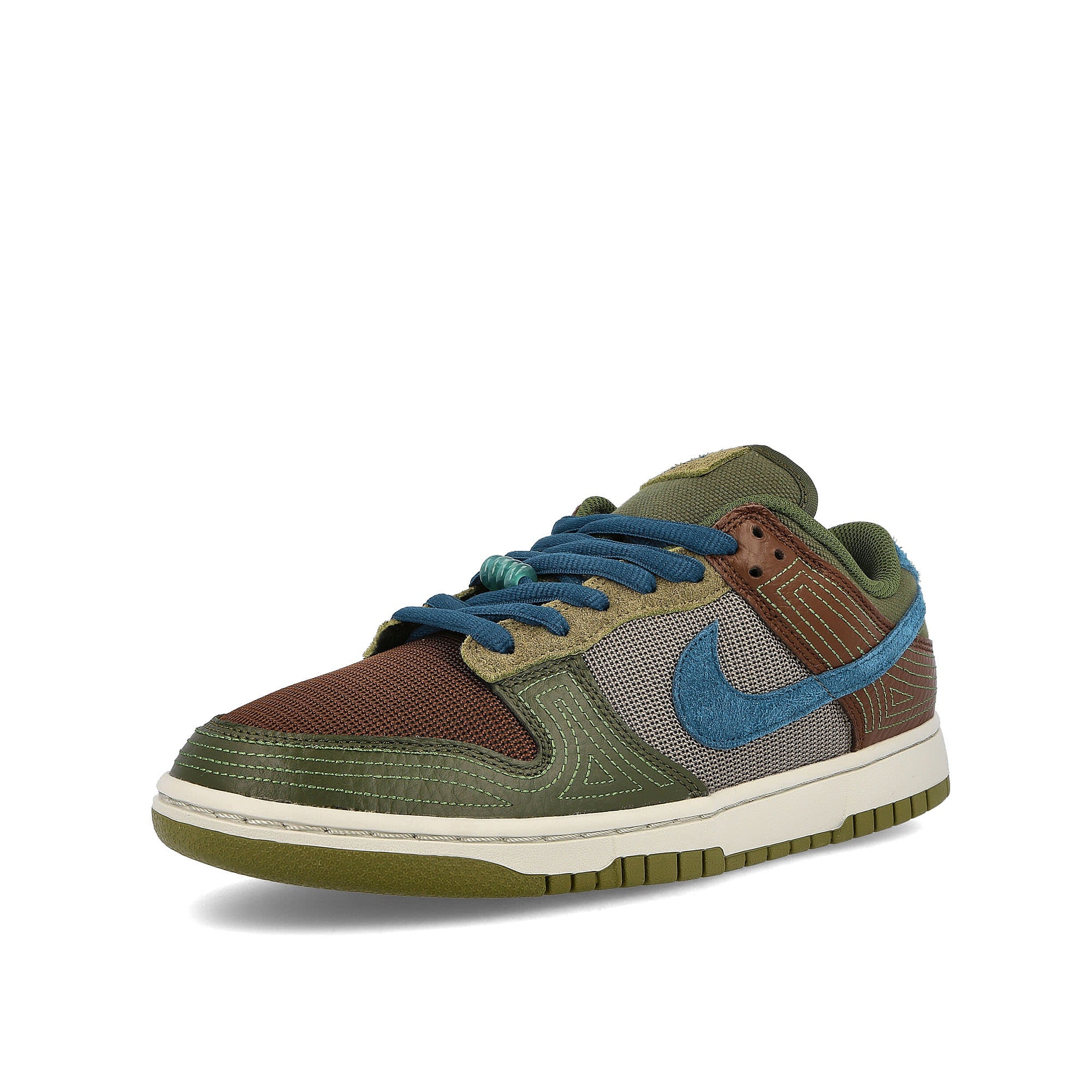 Nike dunk low nh Cacao Wow / Arina - Rough Green - Pilgrim Low Top Sneakers Close Up | Overkill