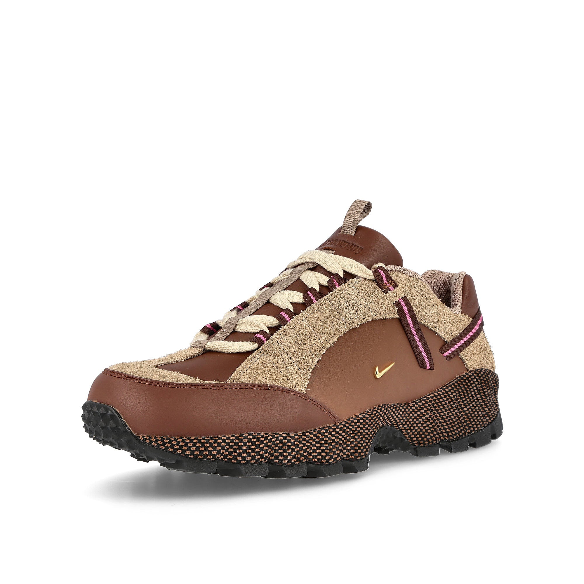 Nike Jacquemus x Nike Wmns Air Humara LX Ale Brown / Gold - Ale Brown Sneakers Close Up | Overkill