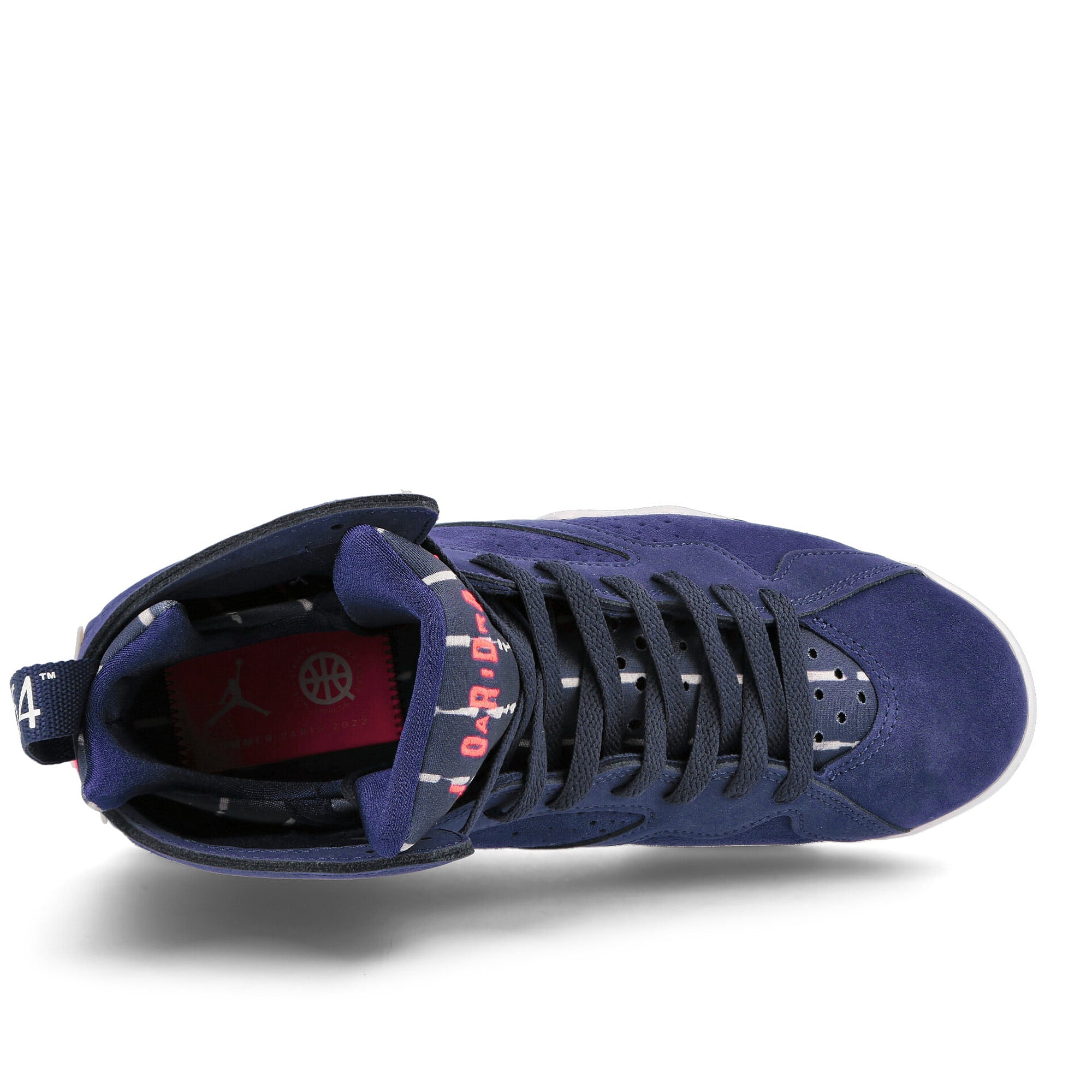 Jordan Air Jordan 7 Quai Retro Neutral Indigo / Bright Crimson -White Sneakers Detailfoto | Overkill