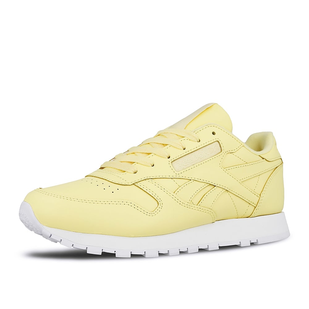Reebok wmns classic leather Filtered Yellow-White Sneakers Close Up | Overkill