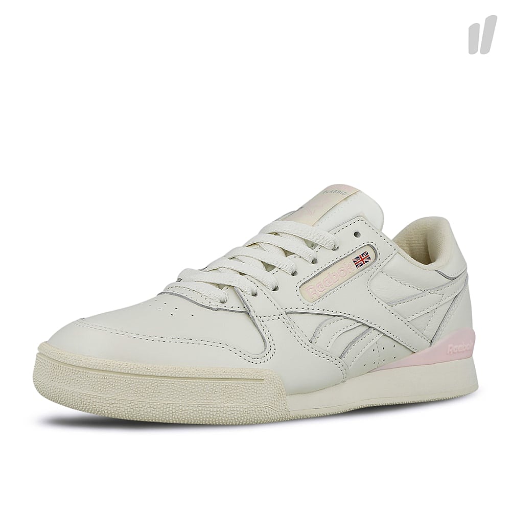 Reebok wmns phase 1 pro Chalk-Paper White-Pink Sneakers Close Up | Overkill