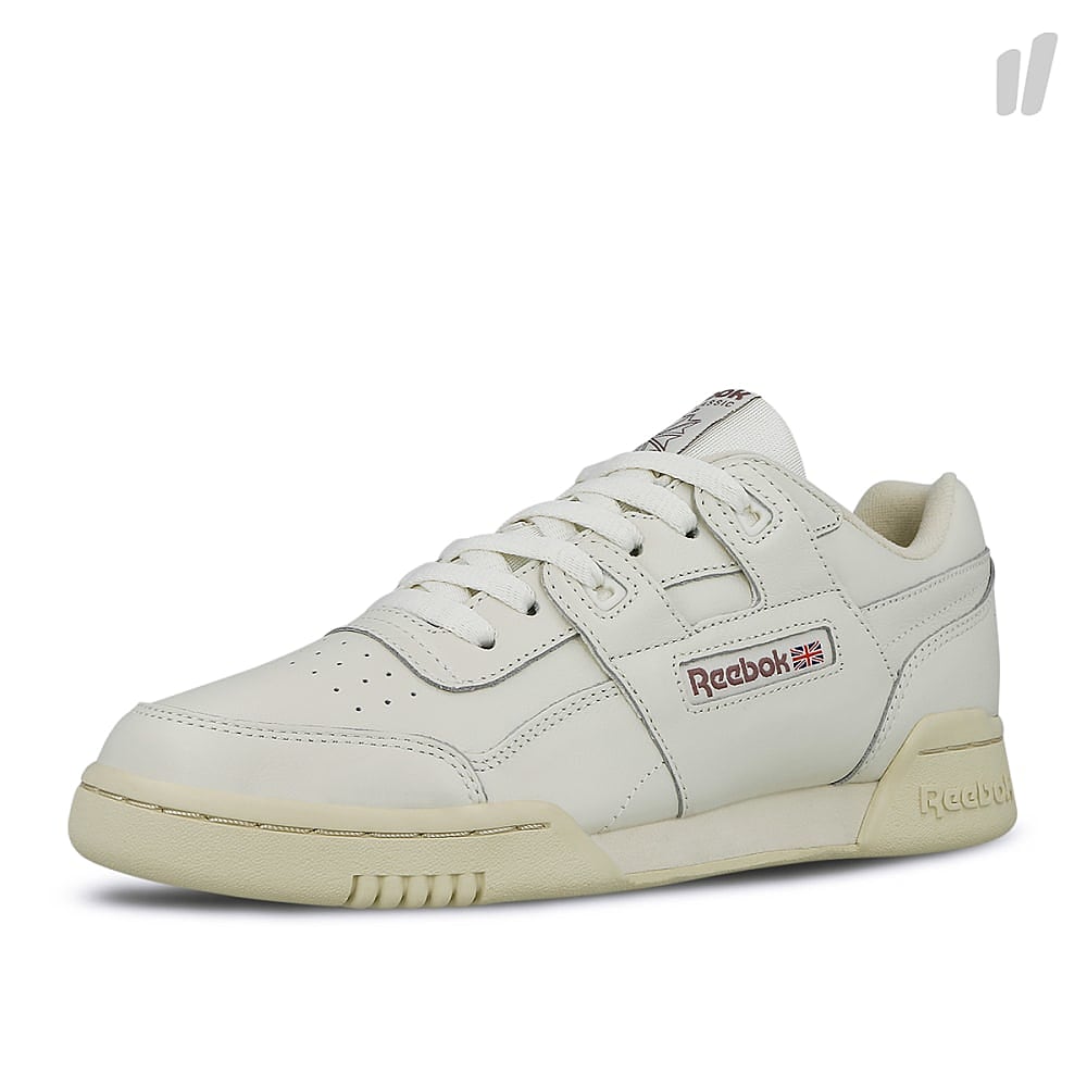 Reebok wmns workout lo plus Chalk-Paper White Sneakers Close Up | Overkill