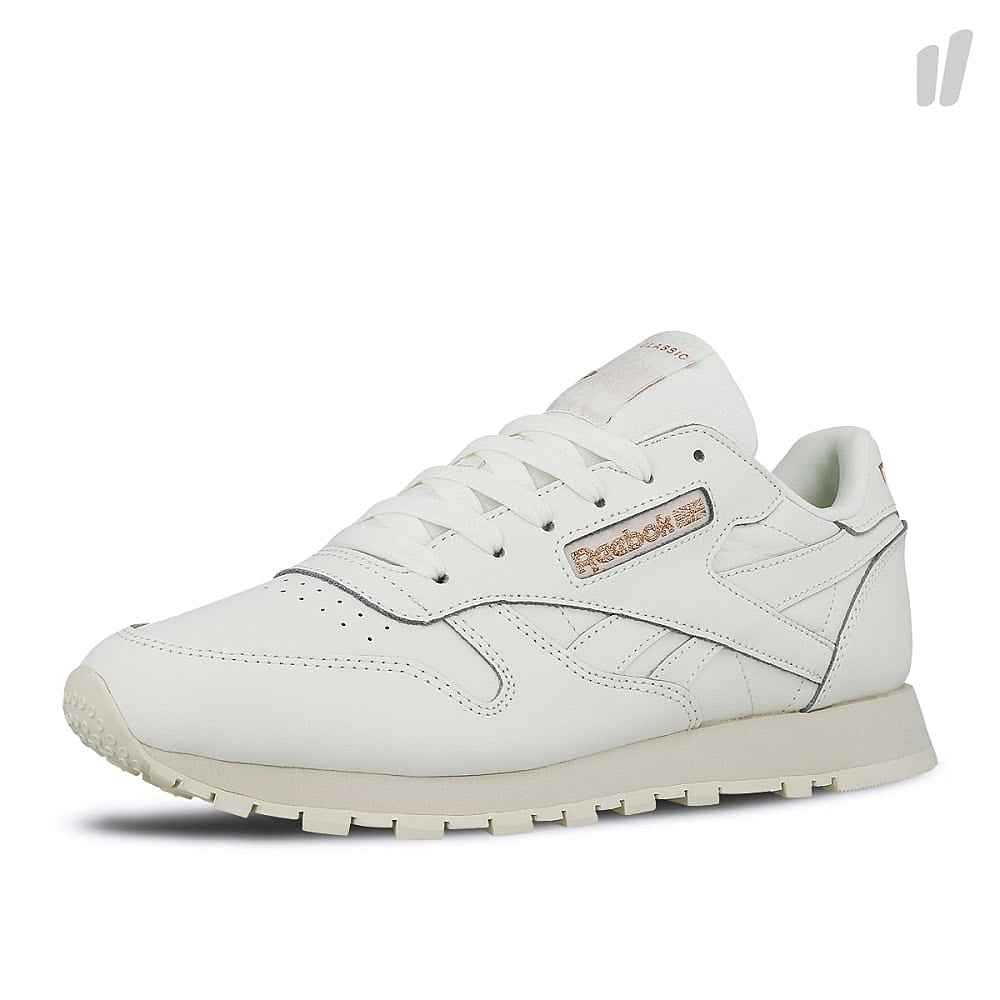 Reebok wmns classic leather Chalk-Rose Gold-Paper White Sneakers Close Up | Overkill