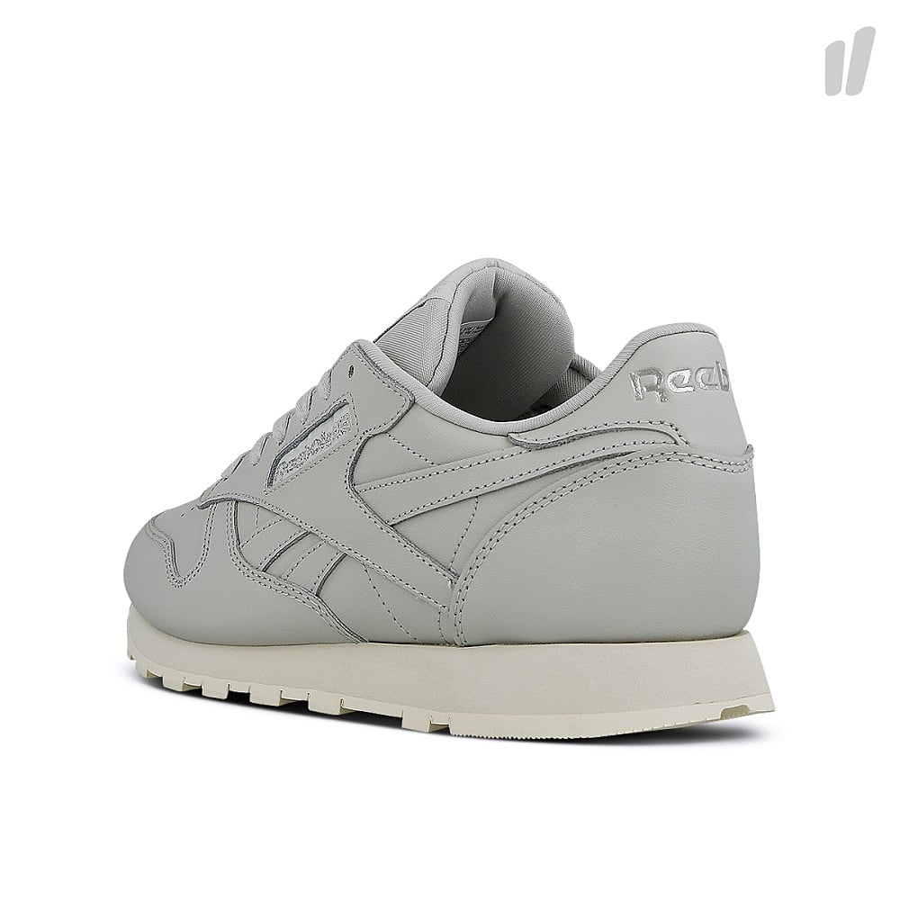 Reebok wmns classic leather Skull Grey-Pure Silver Sneakers Material | Overkill
