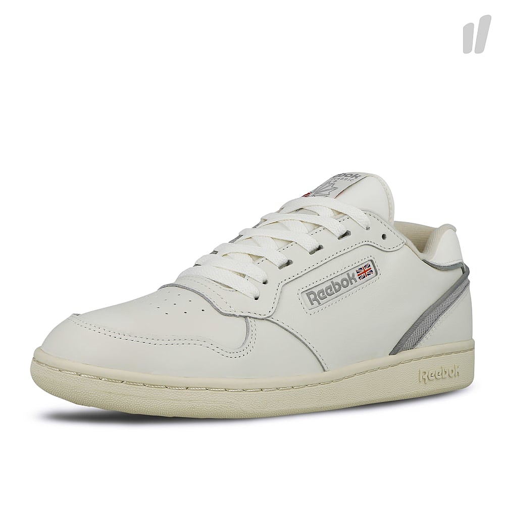 Reebok act 300 mu Chalk-White-Grey-Red Low Top Sneakers Close Up | Overkill
