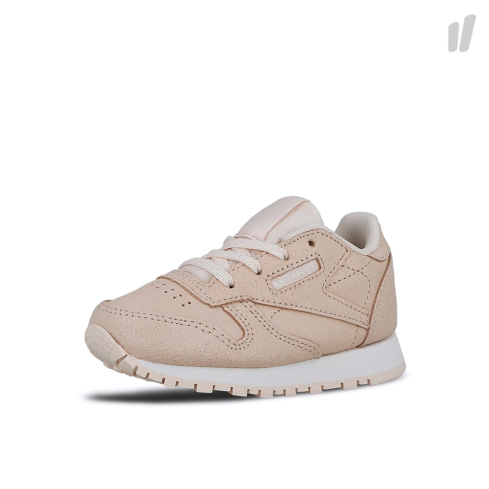 Reebok classic leather infants Pale Pink-White Low Top Sneakers Close Up | Overkill