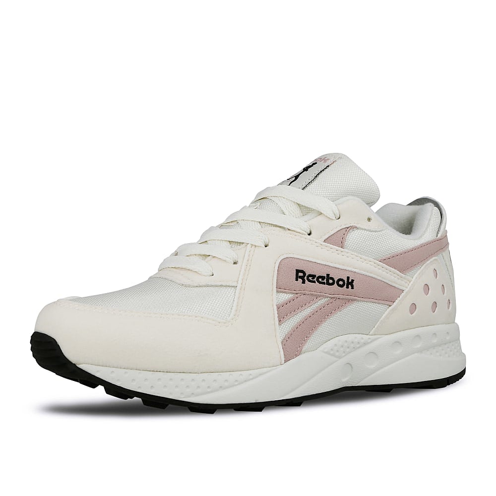 Reebok pyro Chalk-Ashen Lilac-Black Sneakers Close Up | Overkill
