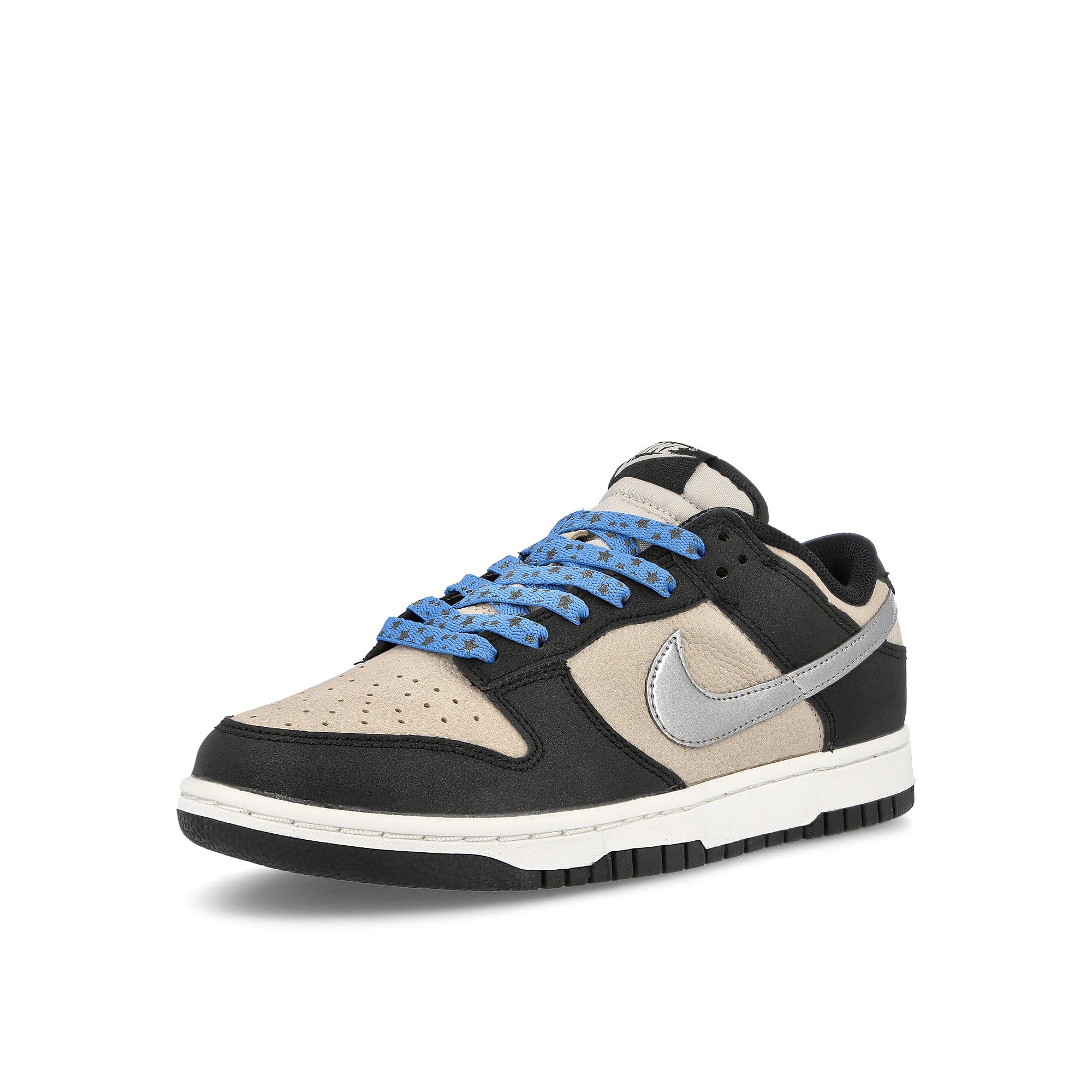 Nike Wmns Dunk Low Light Bone / Metallic Silver - Black Low Top Sneakers Close Up | Overkill