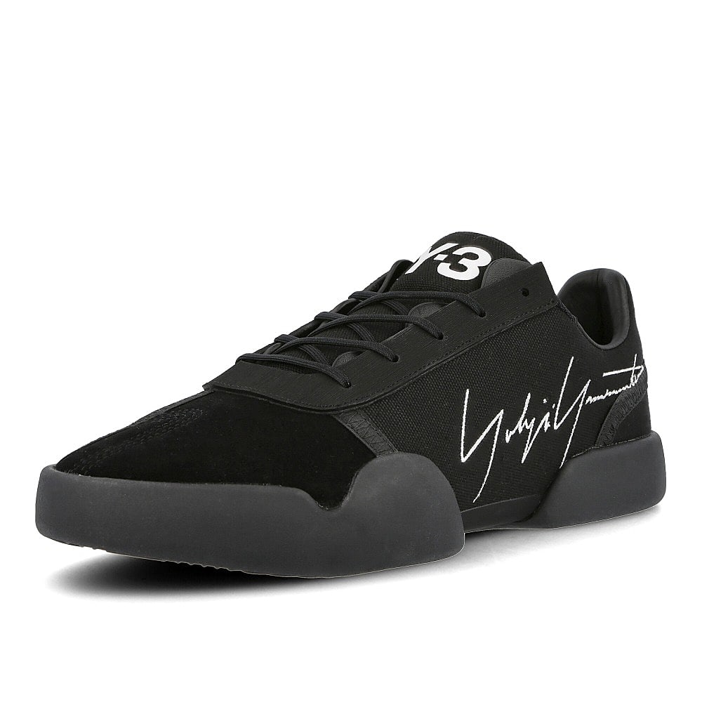 Y-3 yunu Black-Footwear White-Black Sneakers Close Up | Overkill