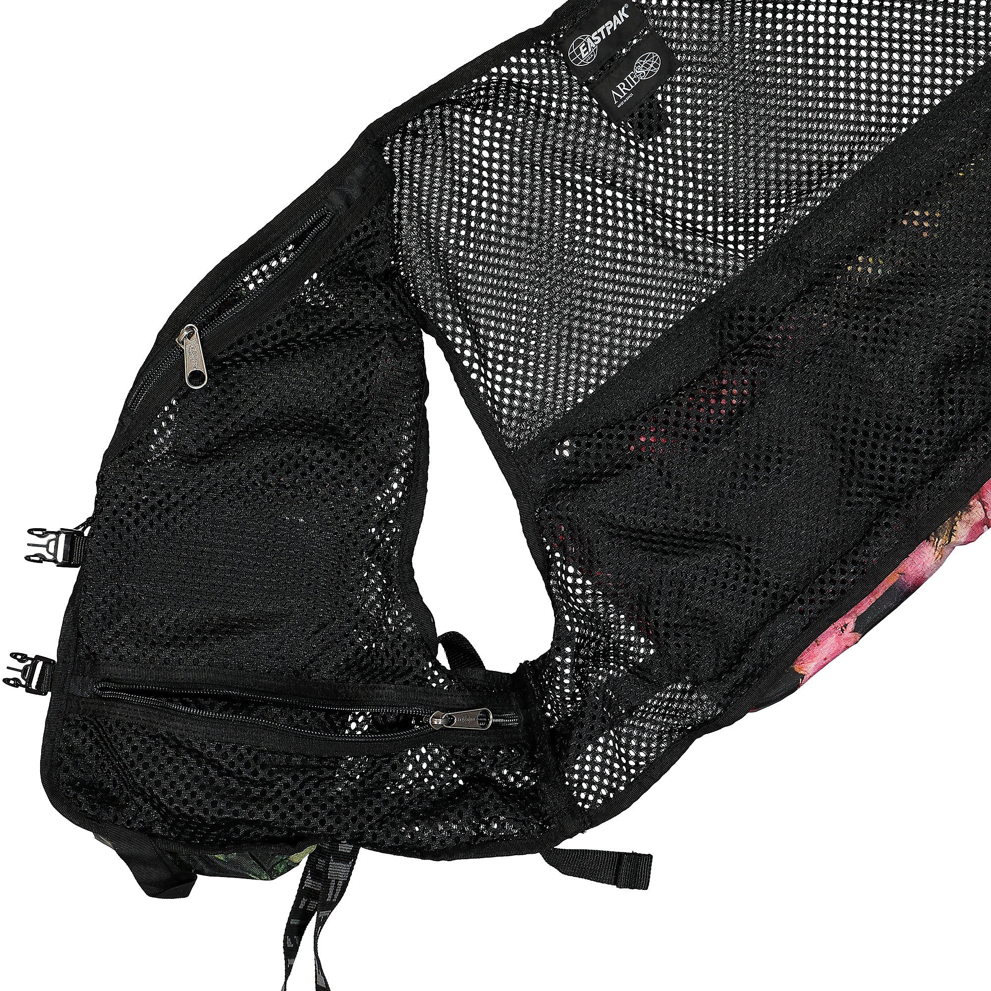 Eastpak Aries Arise x Eastpak Vest Tie Dye Camo Print Vests Detailfoto | Overkill