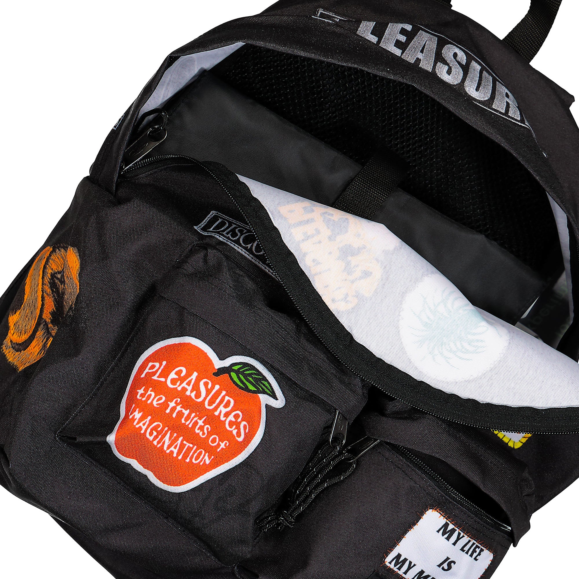 Eastpak Pleasures x Eastpak Padded Black Shoulder & Cross Body Bags Detailfoto | Overkill