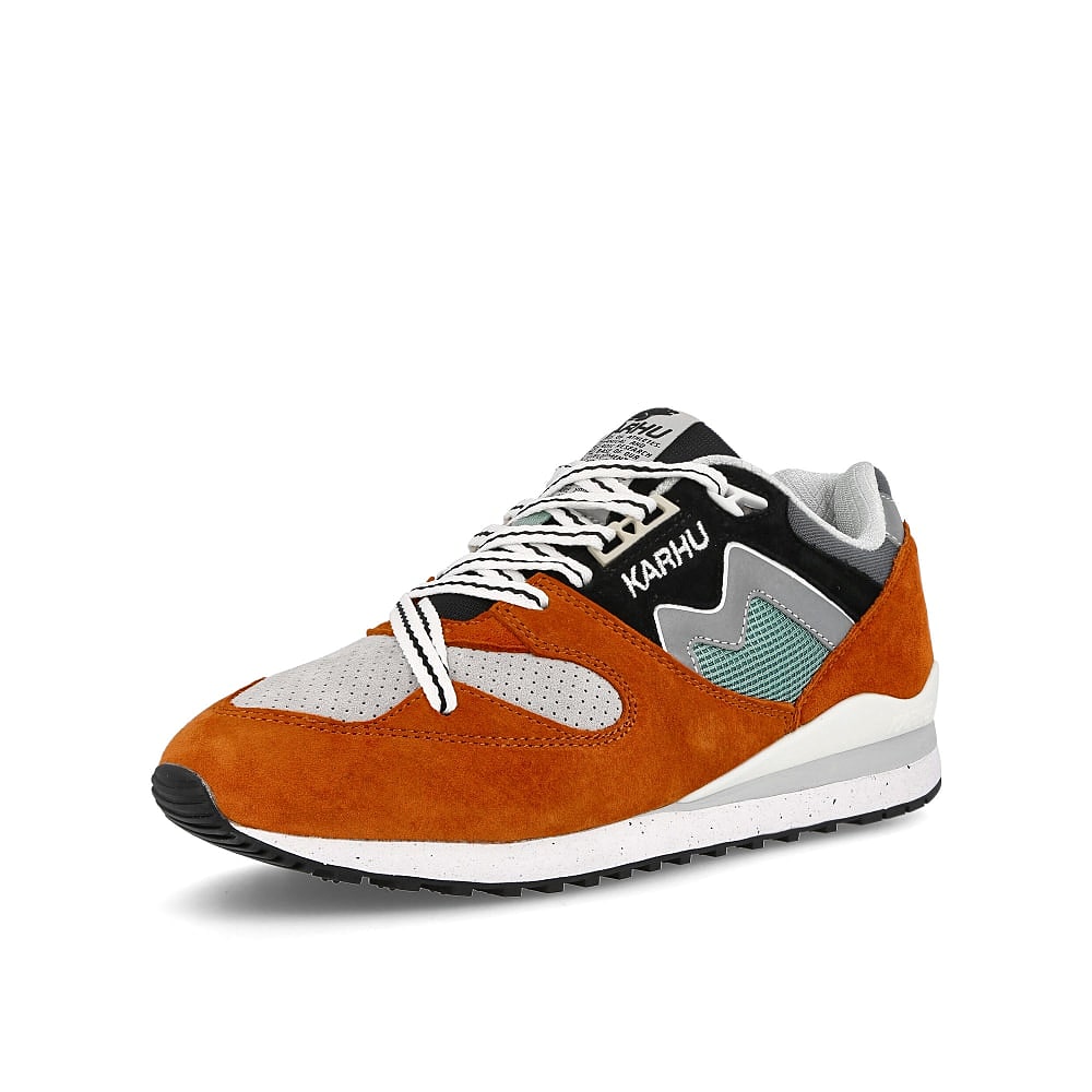 Karhu synchron classic Ciannamon Stick-Jet Black Sneakers Close Up | Overkill