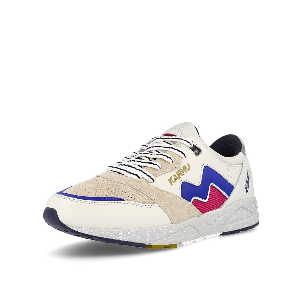 Karhu aria 95 Lily White-Surf The Web Sneakers Close Up | Overkill