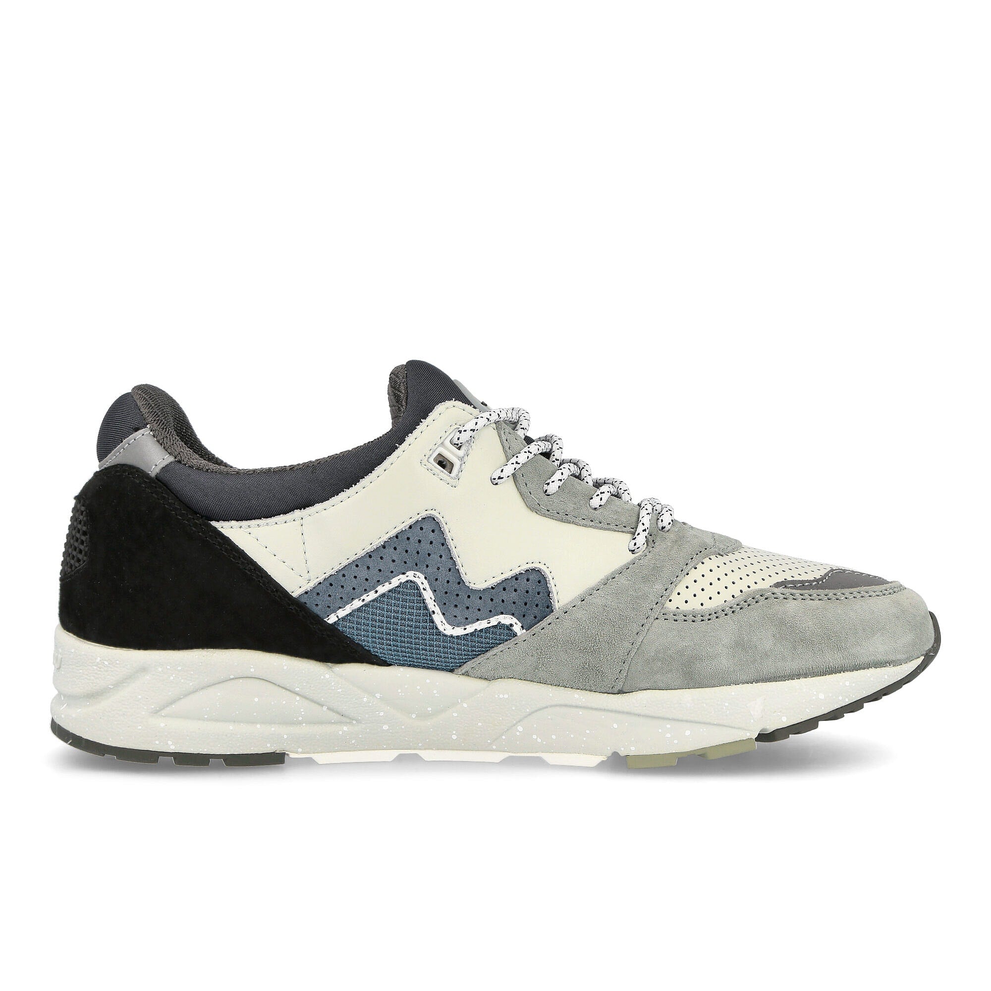 Karhu Aria 95 Pigeon-China Blue Low Top Sneakers Silhouette | Overkill