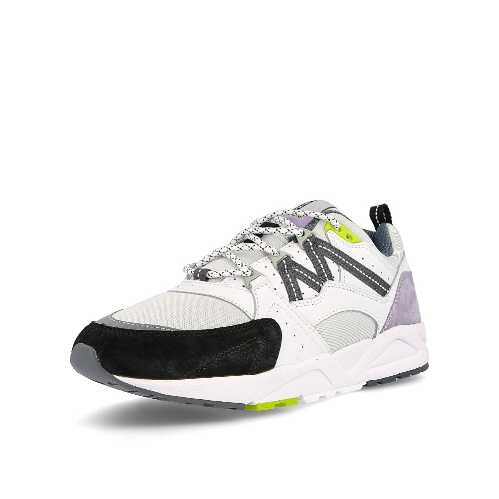 Karhu fusion 2.0 Black-White Sneakers Close Up | Overkill