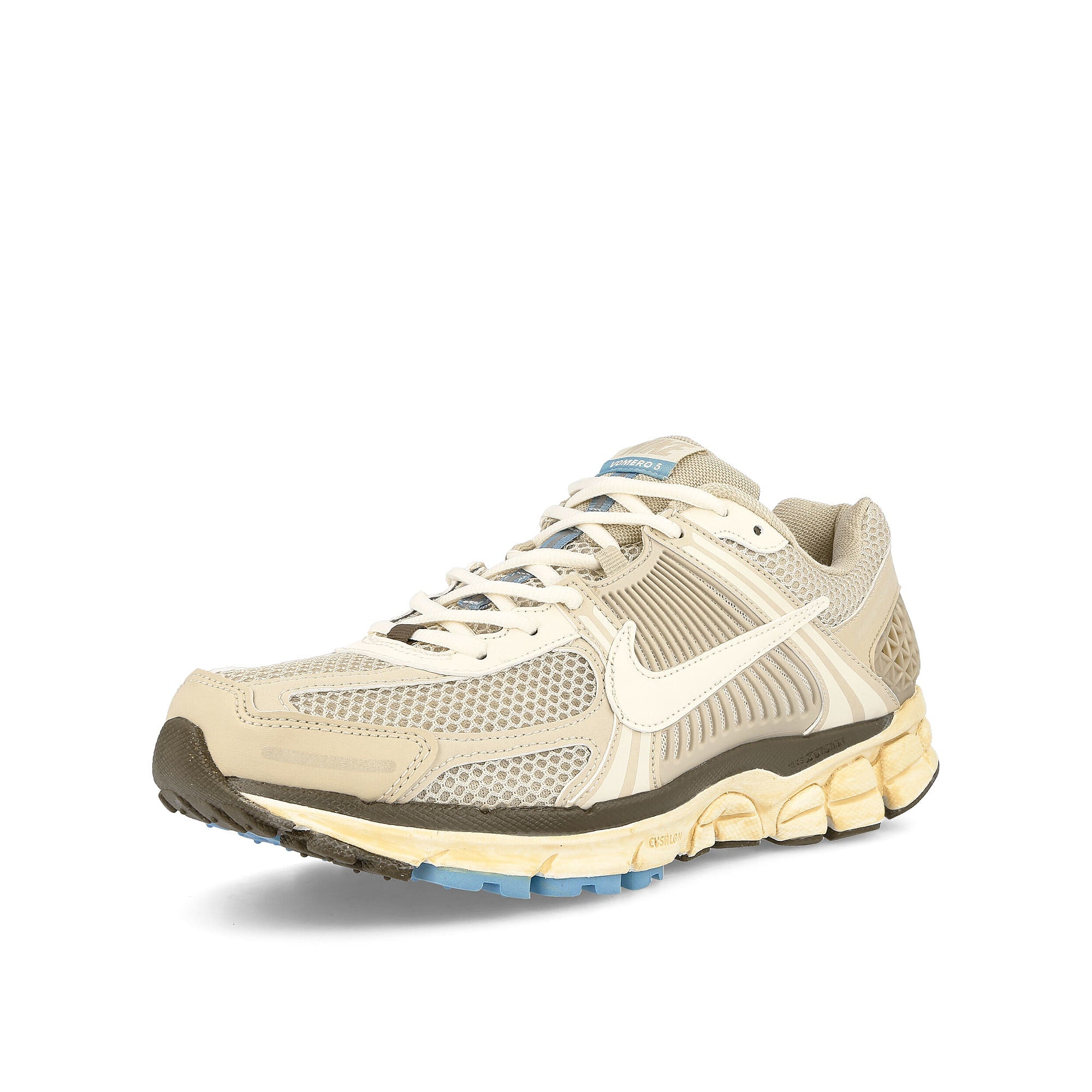 Nike W Zoom Vomero 5 Oatmeal / Pale Ivory - Sail - Light Chocolate Low Top Sneakers Close Up | Overkill