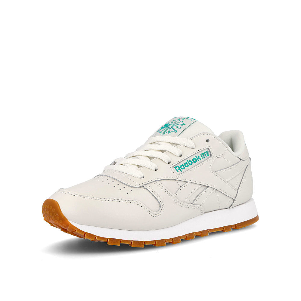 Reebok wmns classic leather Chalk-Court Green-White Sneakers Close Up | Overkill