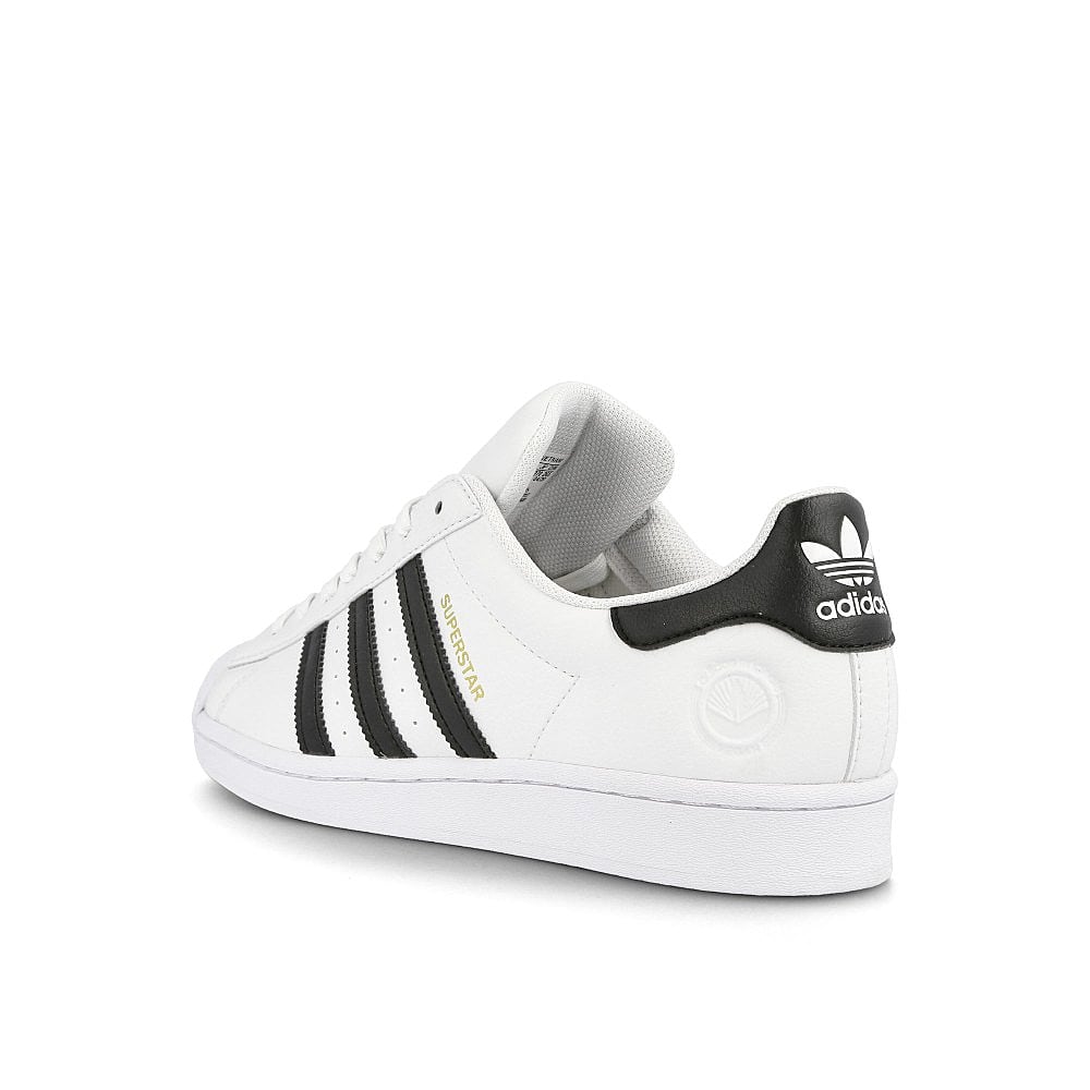 adidas superstar vegan Running White / Core Black / Green Close-up | Overkill