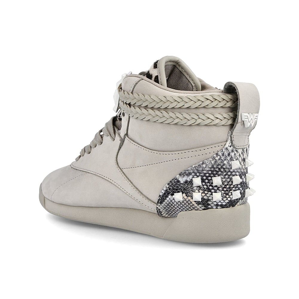 Reebok Wonder Woman x Reebok Wmns F/S Hi MU Shady Grey / Shady Grey / Fearless Purple Close-up | Overkill