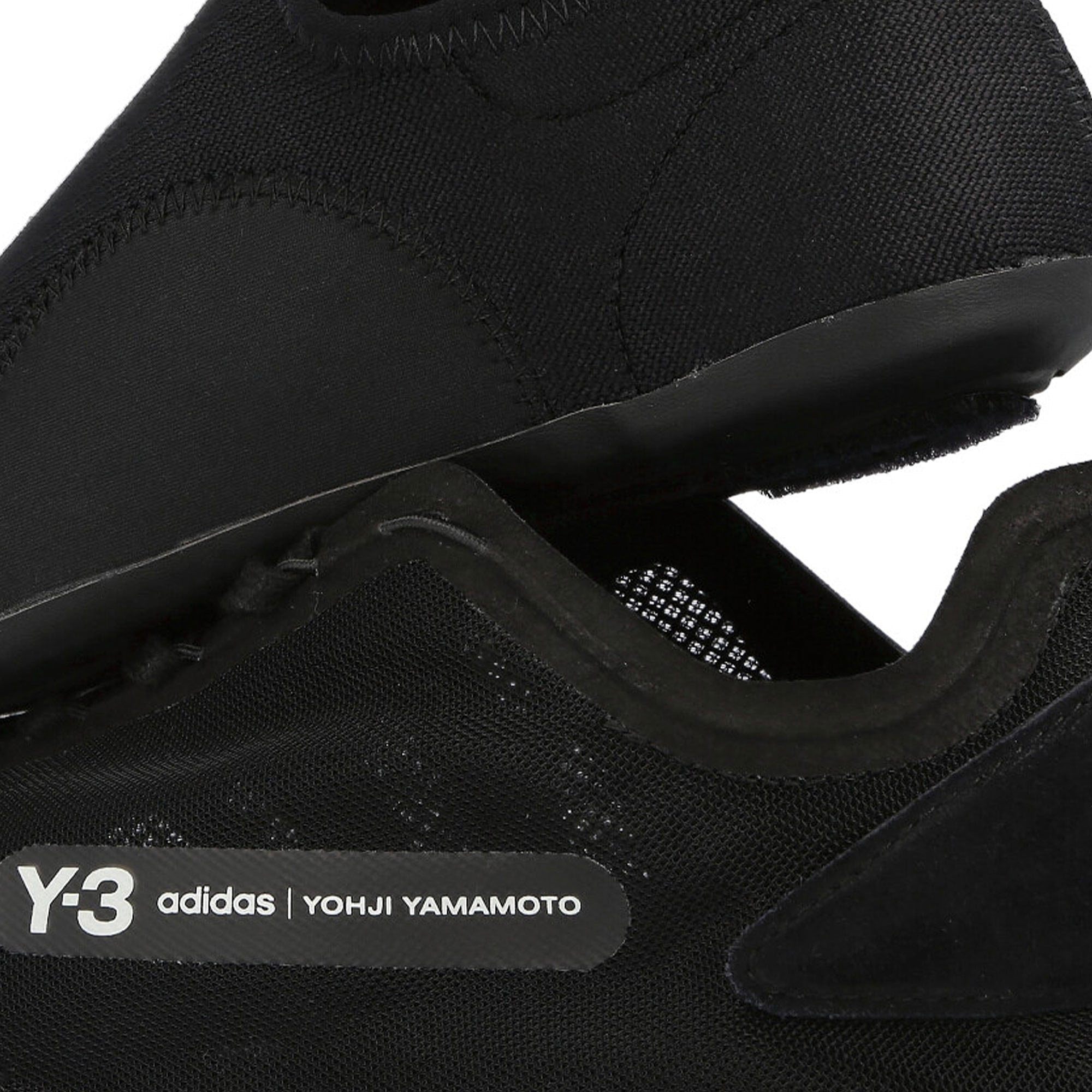 Y-3 runner 4d io Black-Black-Core White Sneakers Detail View 1 | Overkill