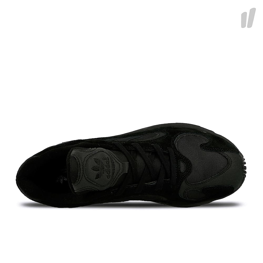 adidas yung-1 Core Black / Core Black / Carbon Sneakers Detailfoto | Overkill