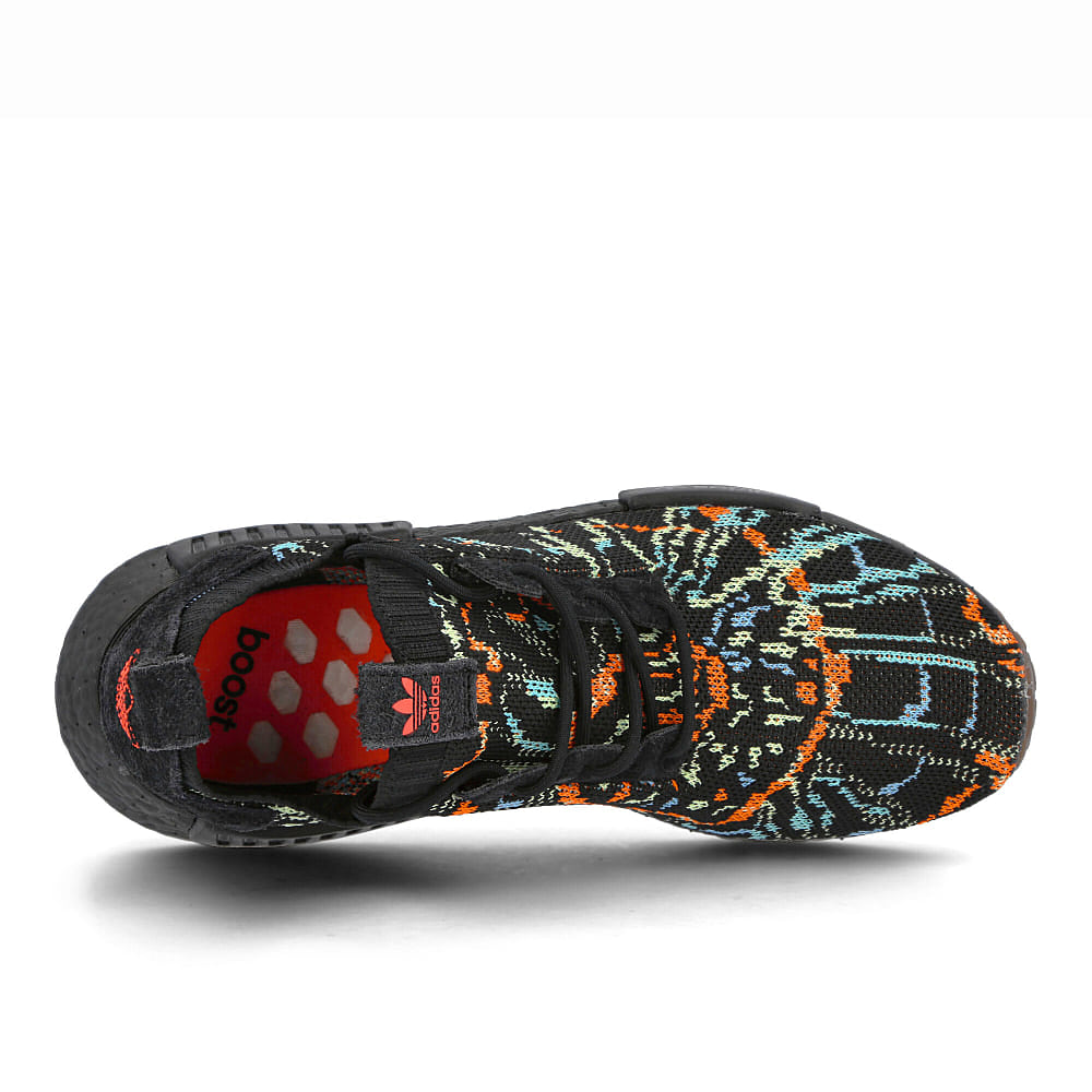 adidas nmd r1 primeknit Core Black-Core Black-Gum Sneakers Detailfoto | Overkill