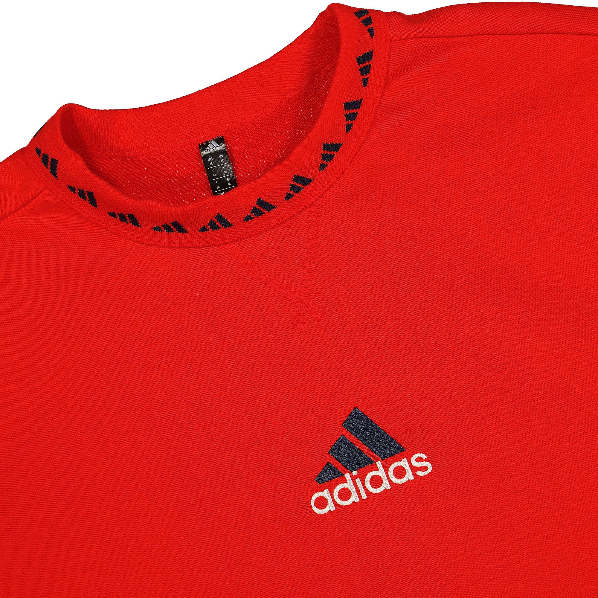 adidas FC Bayern München Icon Crew Sweatshirt Active Red Sweatshirts Close-up | Overkill