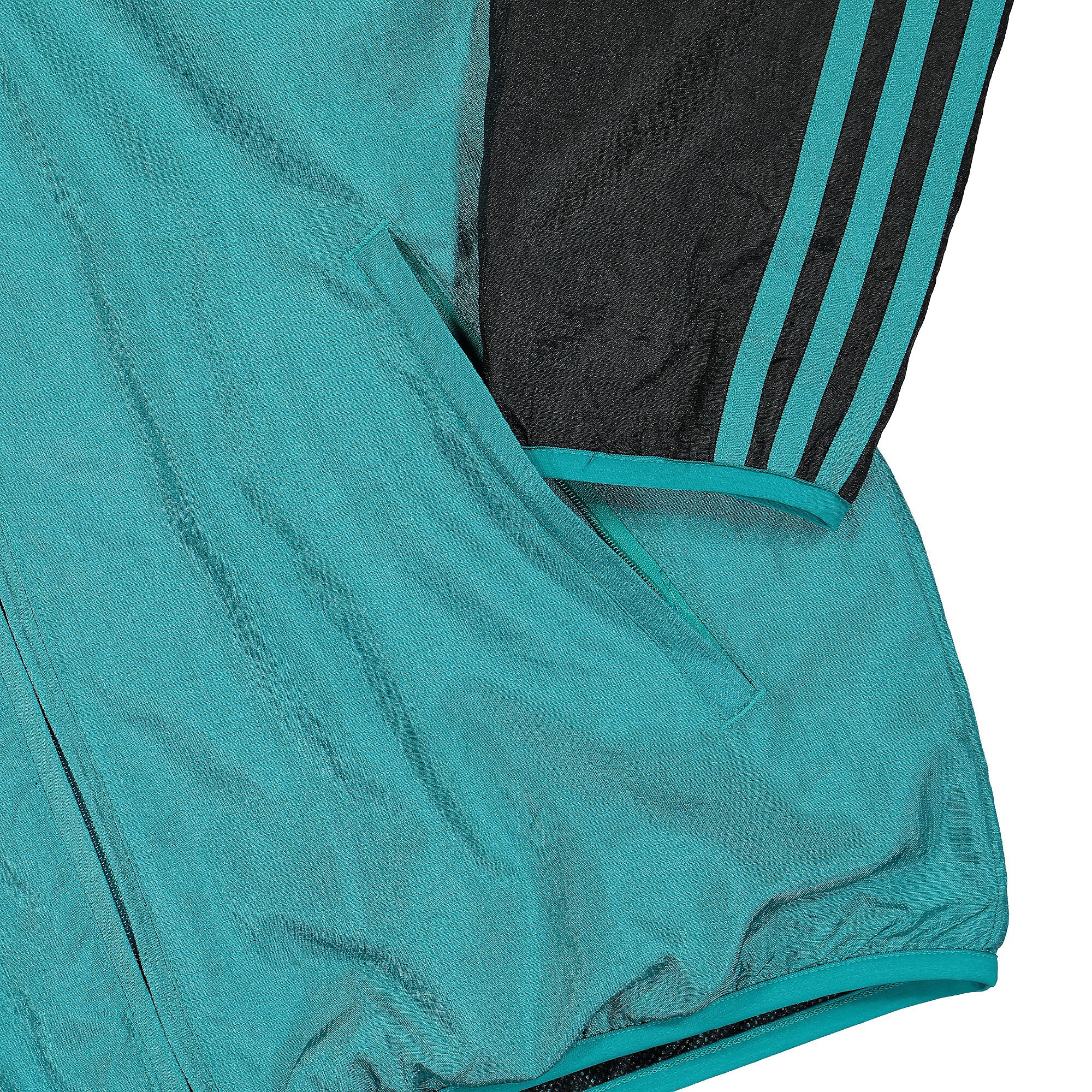 adidas Real Madrid 21/22 Icon Woven Jacket Black / Blast Emerald Jackets Detailfoto | Overkill