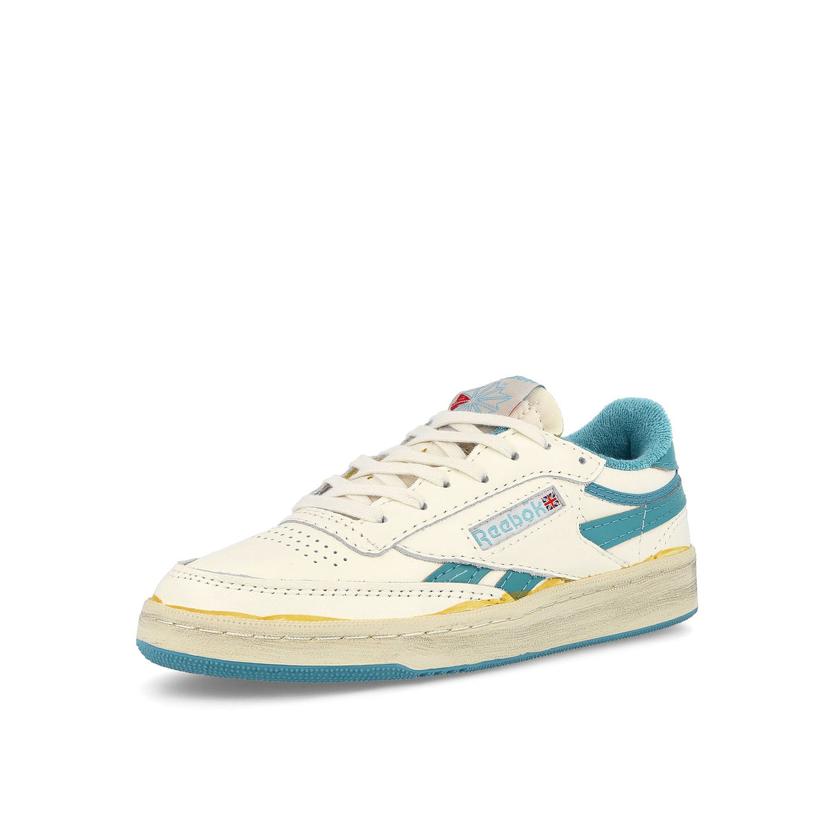Reebok club c 85 vintage Chalk / Chalk / Alabas Sneakers Close Up | Overkill