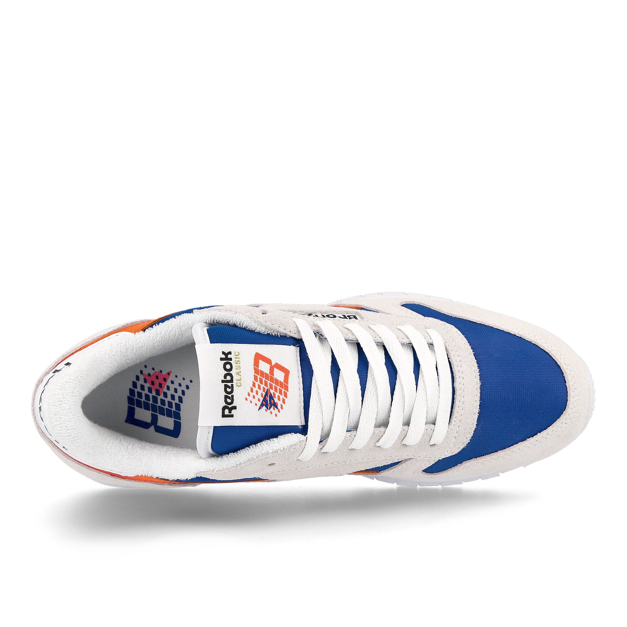Reebok Bronze 56k x Reebok Classic Leather Chalk-Classic Cobalt-Slam Orange Sneakers Detailfoto | Overkill
