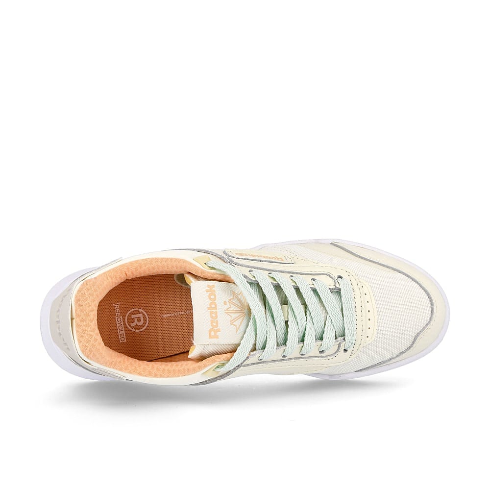 Reebok wmns club c legacy Classic White-Chalk-Sand Stone Sneakers Detailfoto | Overkill