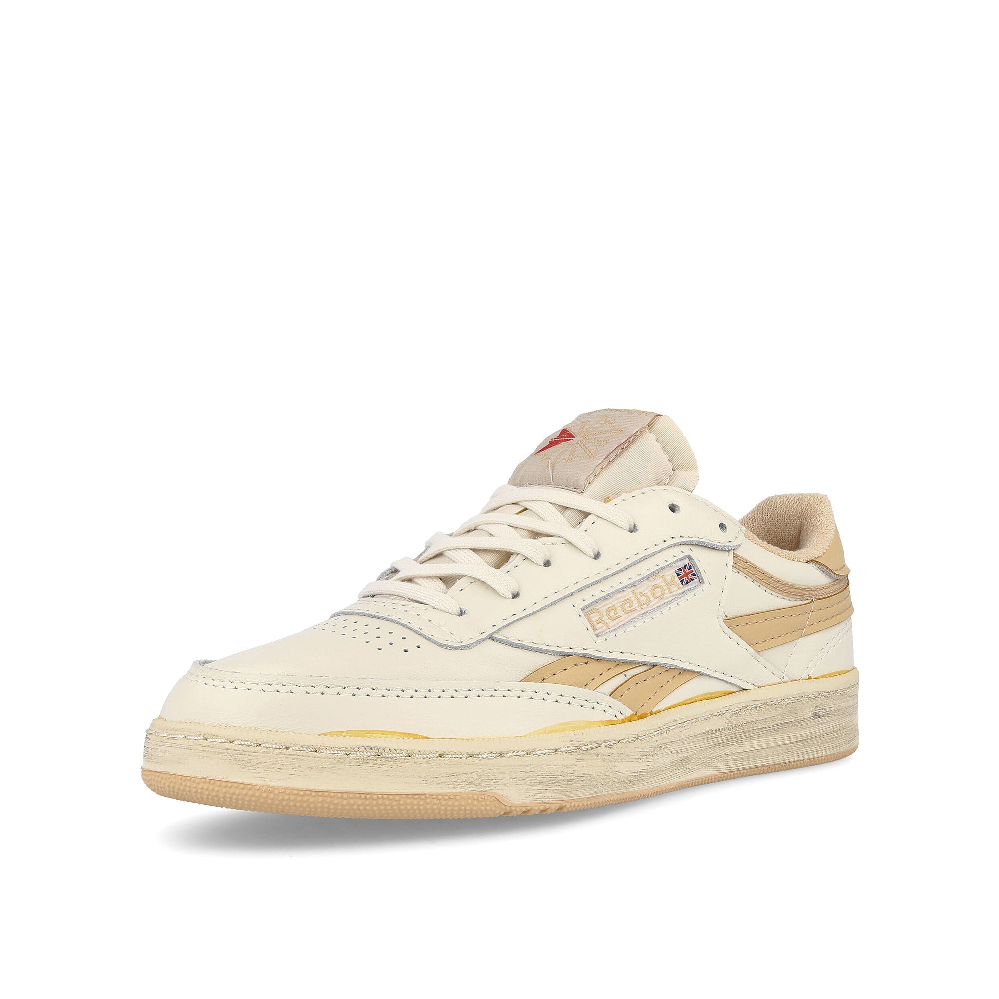Reebok club c revenge Chalk / Beige Sneakers Close Up | Overkill
