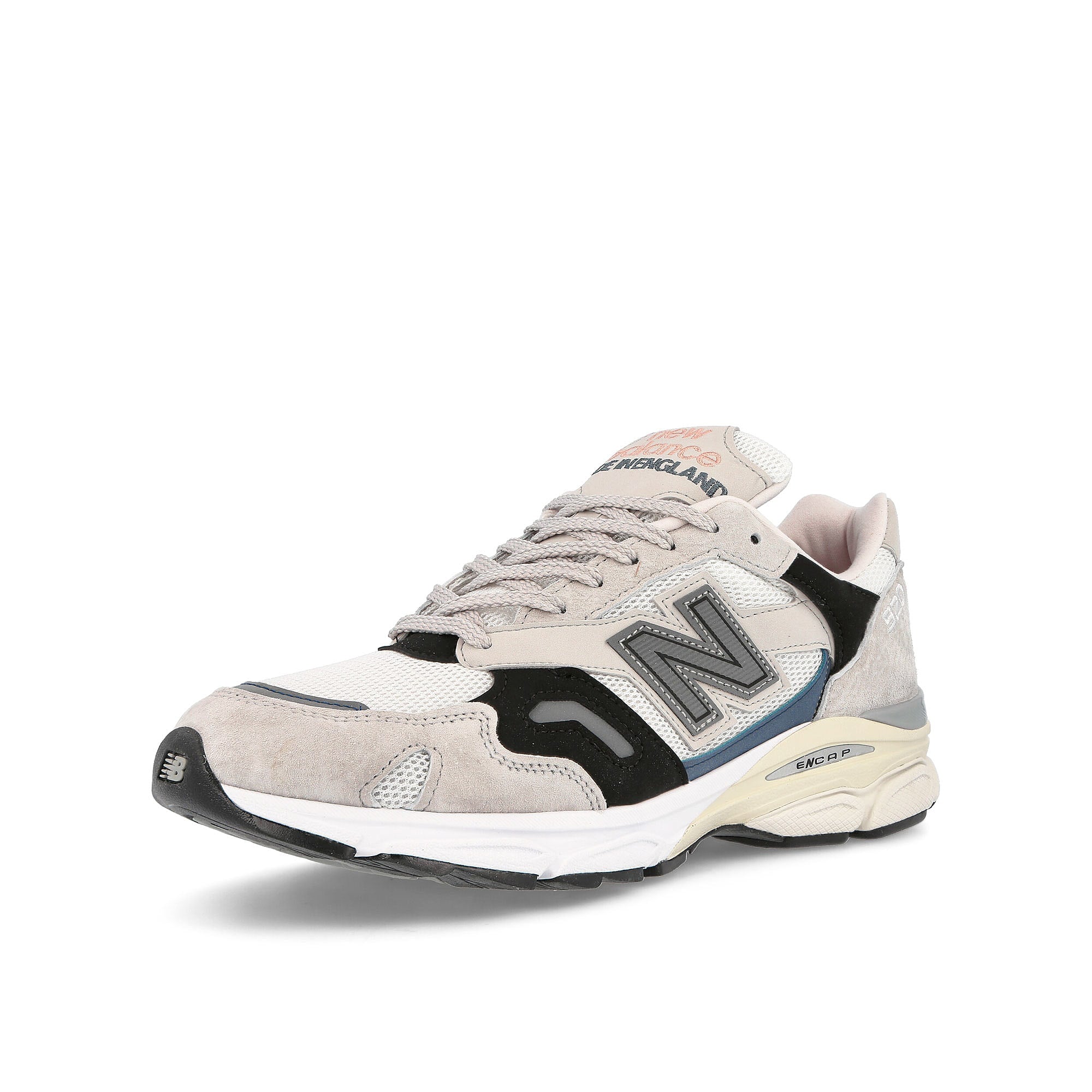 New Balance m920gwk Off White Low Top Sneakers Close Up | Overkill