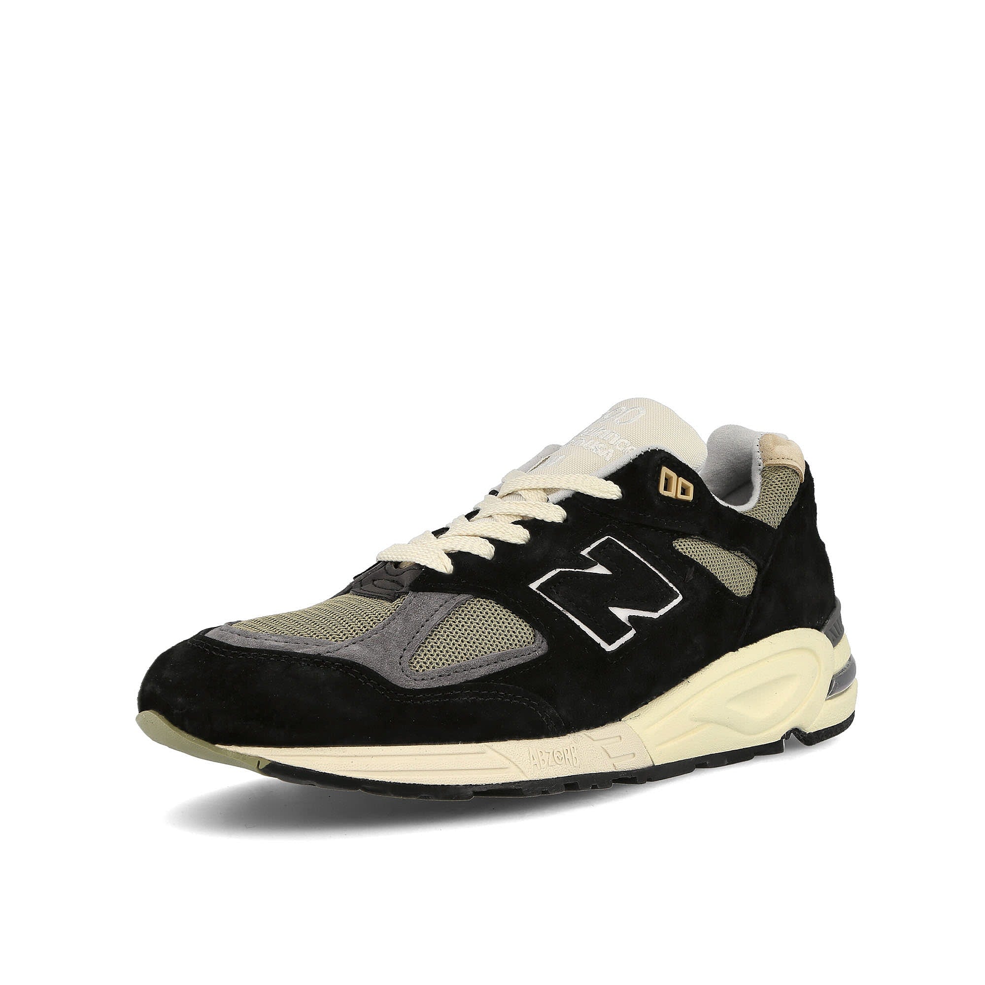 New Balance m990te2 Black-White Low Top Sneakers Close Up | Overkill