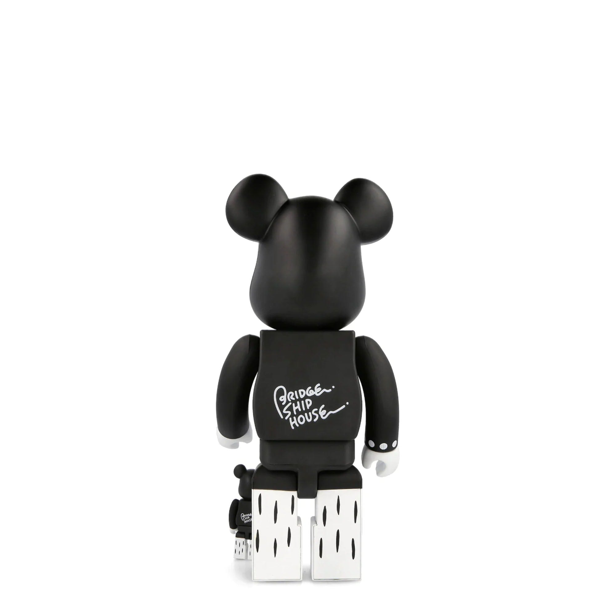 Medicom Be@rbrick Matthew 400% + 100% Black / White Collectibles & Toys Material | Overkill