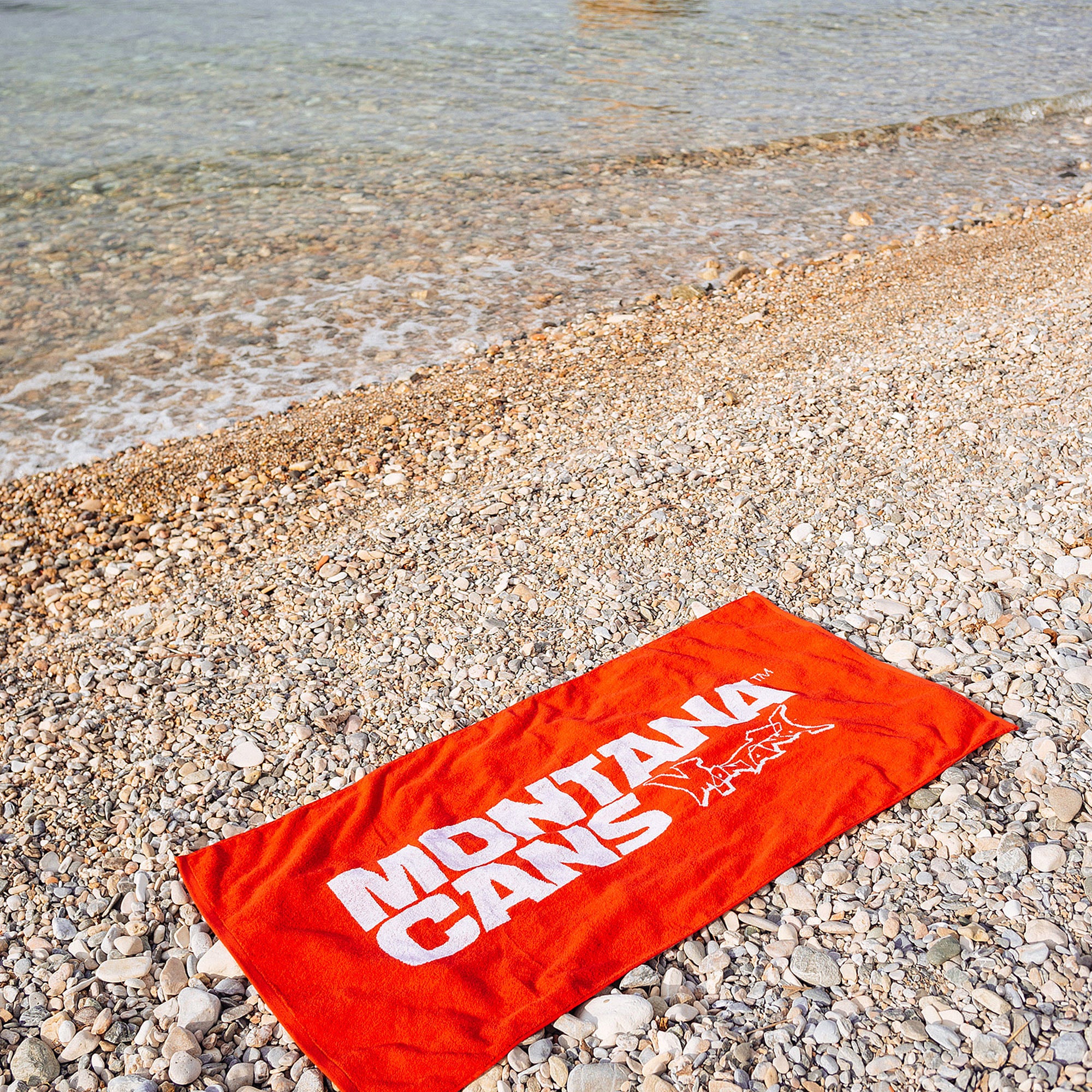Montana Beach Towel Typo + Logo Red Towels Detailfoto | Overkill