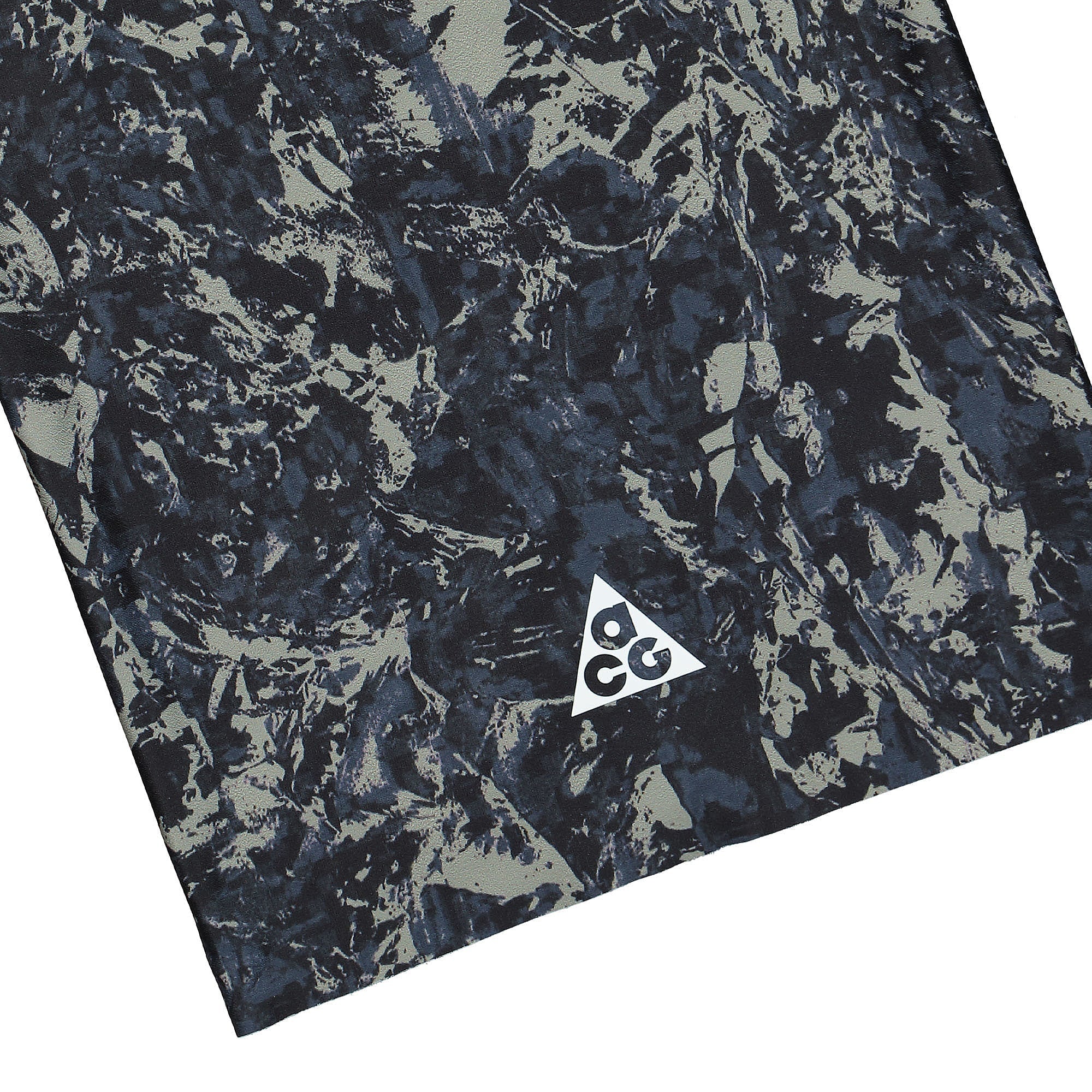 Nike ACG Dri-Fit Neck Wrap Black / Green / White Scarves Close-up | Overkill