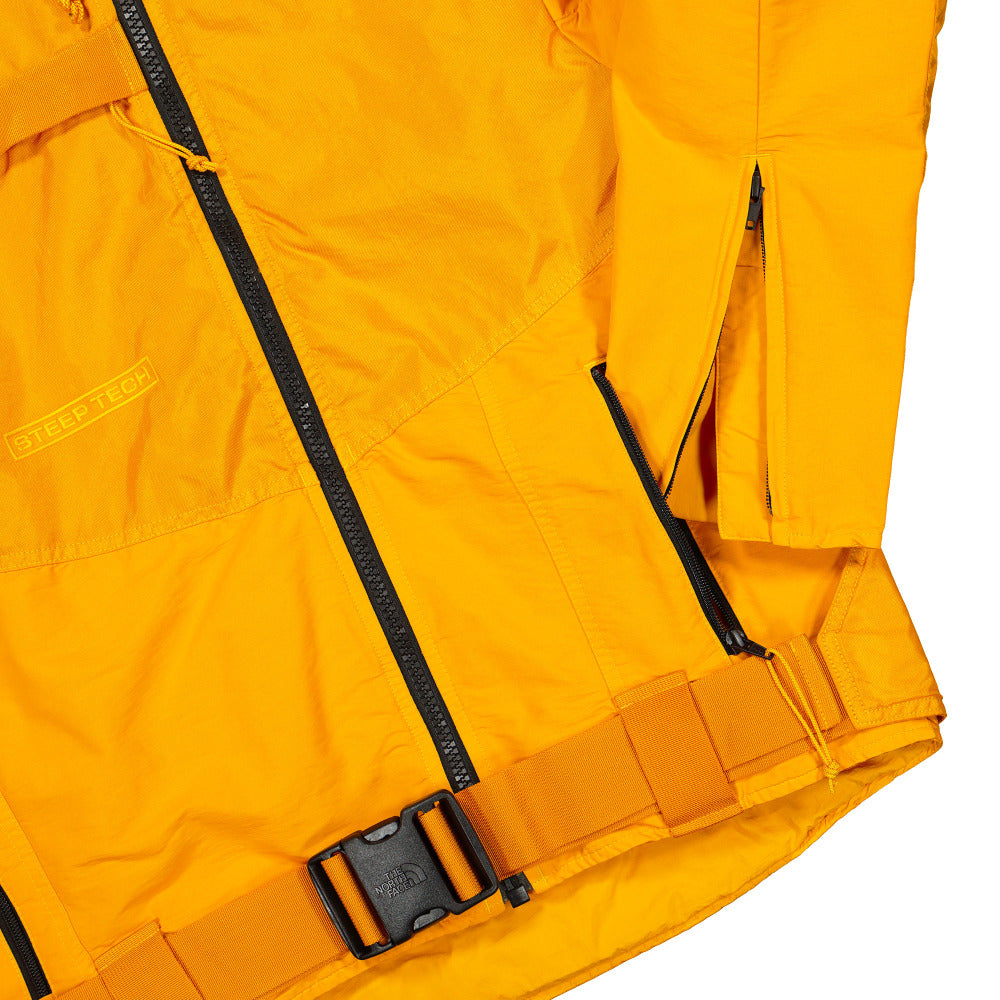 The North Face steep tech black series garment dye jacket Summit Gold / TNF Black Jackets Detailfoto | Overkill