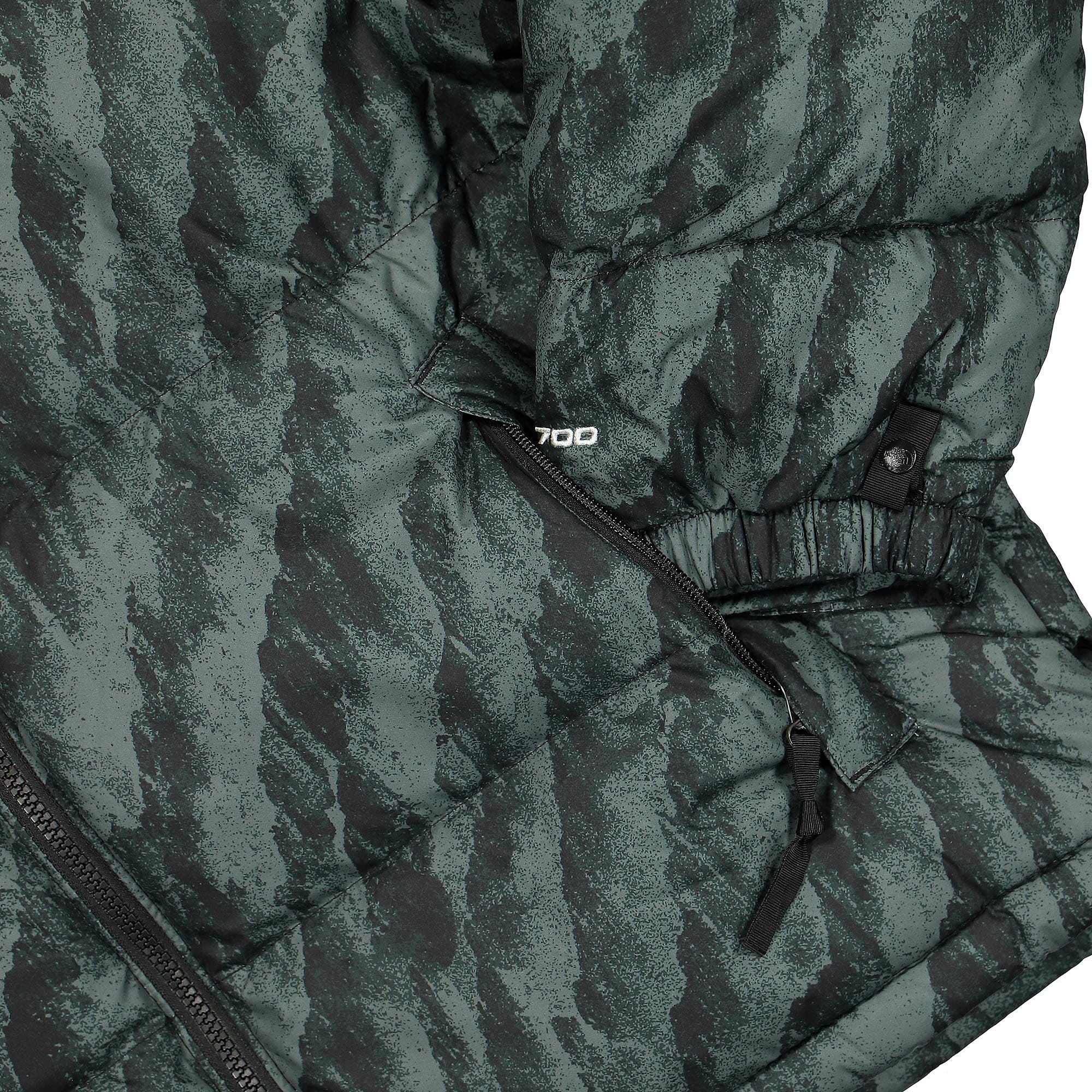 The North Face 1996 Retro Nuptse Jacket Balsam Green Wooden Tiger Print Puffer Jackets Detailfoto | Overkill