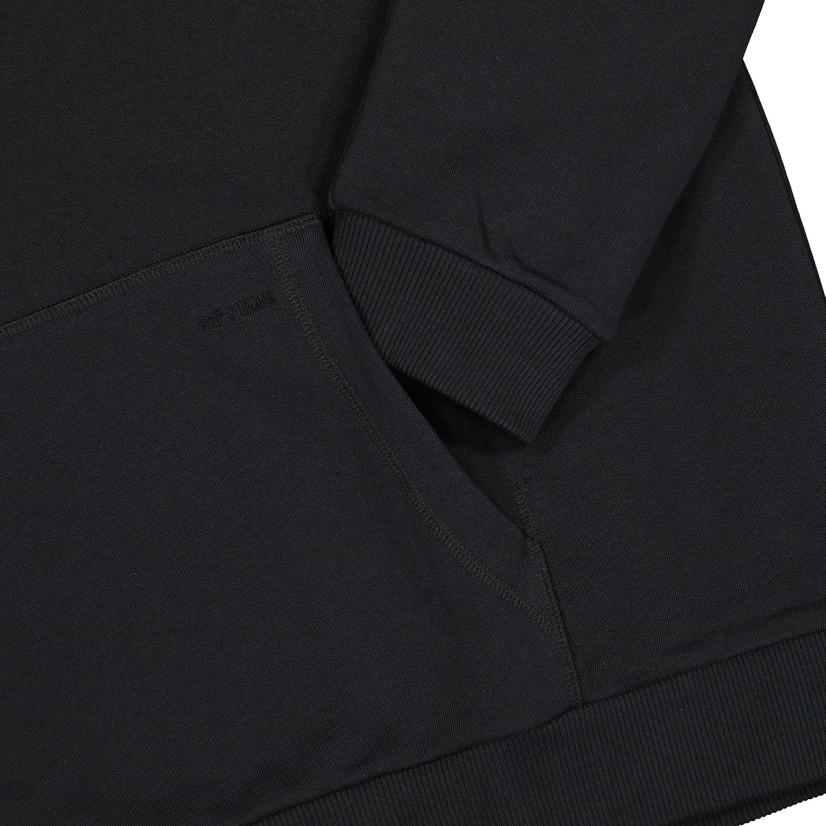 Fred Perry Raf Simons x Fred Perry Pin Detail Printed Patch Hoody Black Hoodies Detailfoto | Overkill