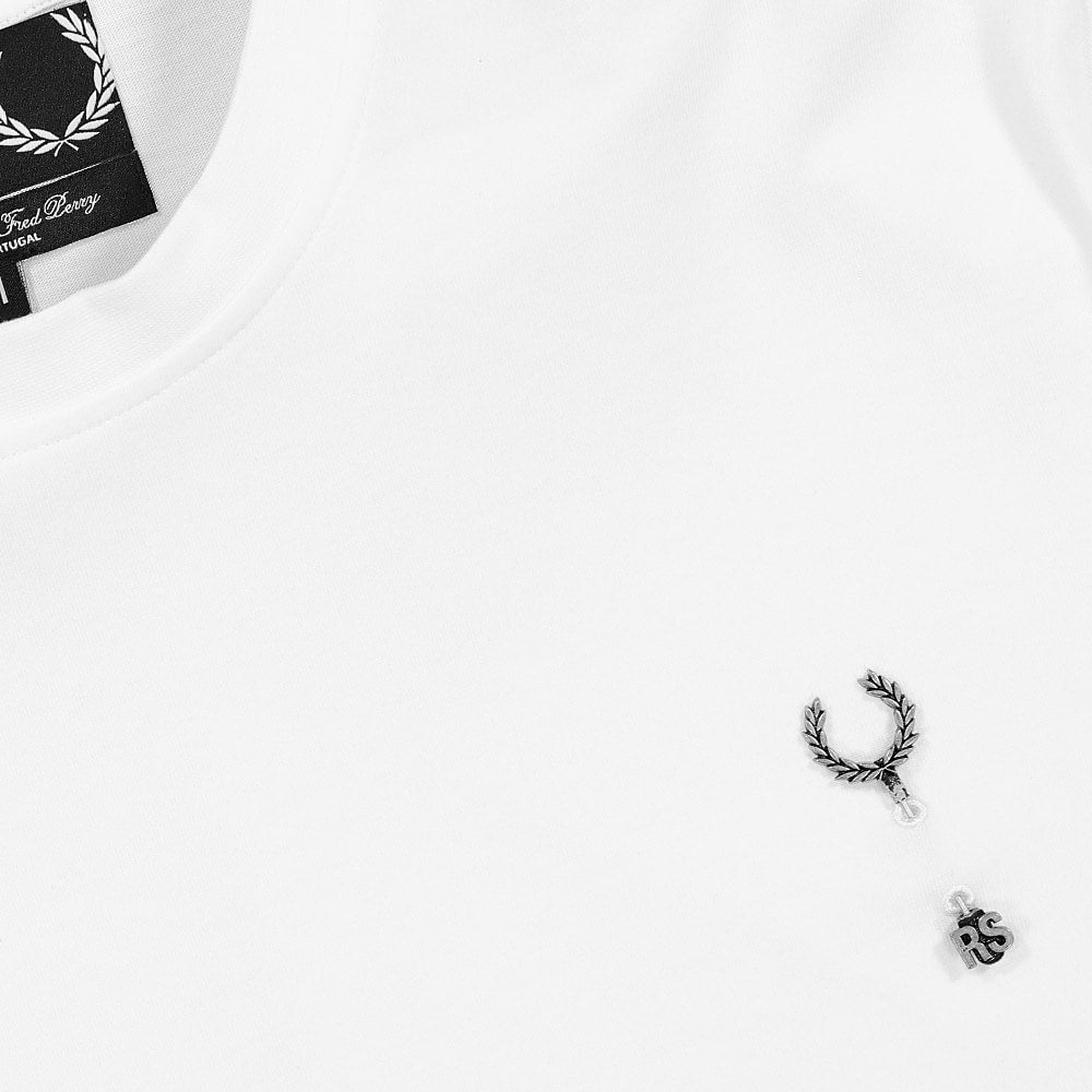 Fred Perry Raf Simons x Fred Perry Laurel Wreath Pin T-Shirt White T-Shirts Close-up | Overkill