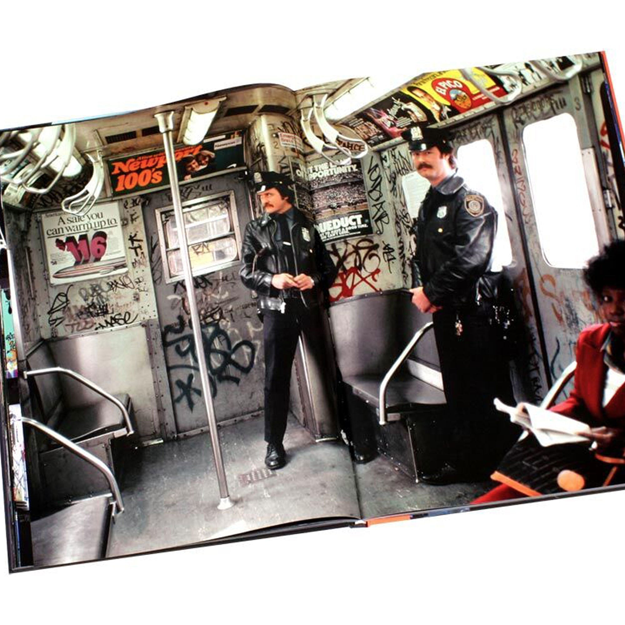 Thames & Hudson Subway Art Softcover Book 0 Books Close-up | Overkill