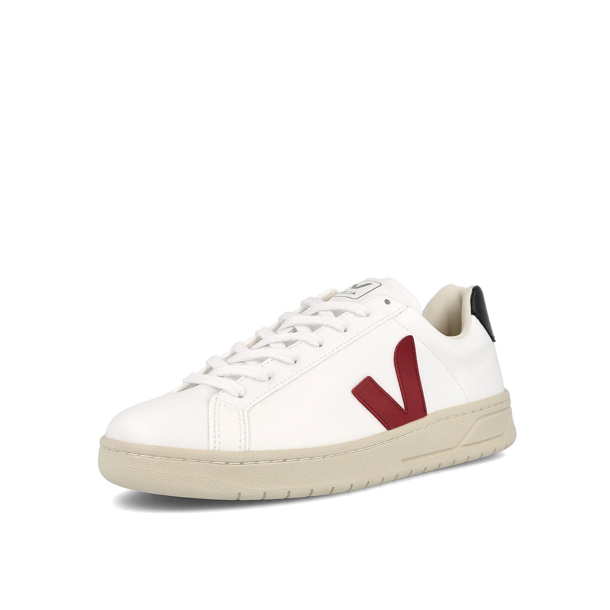 Veja wmns urca cwl White-Marsala-Black Low Top Sneakers Close Up | Overkill