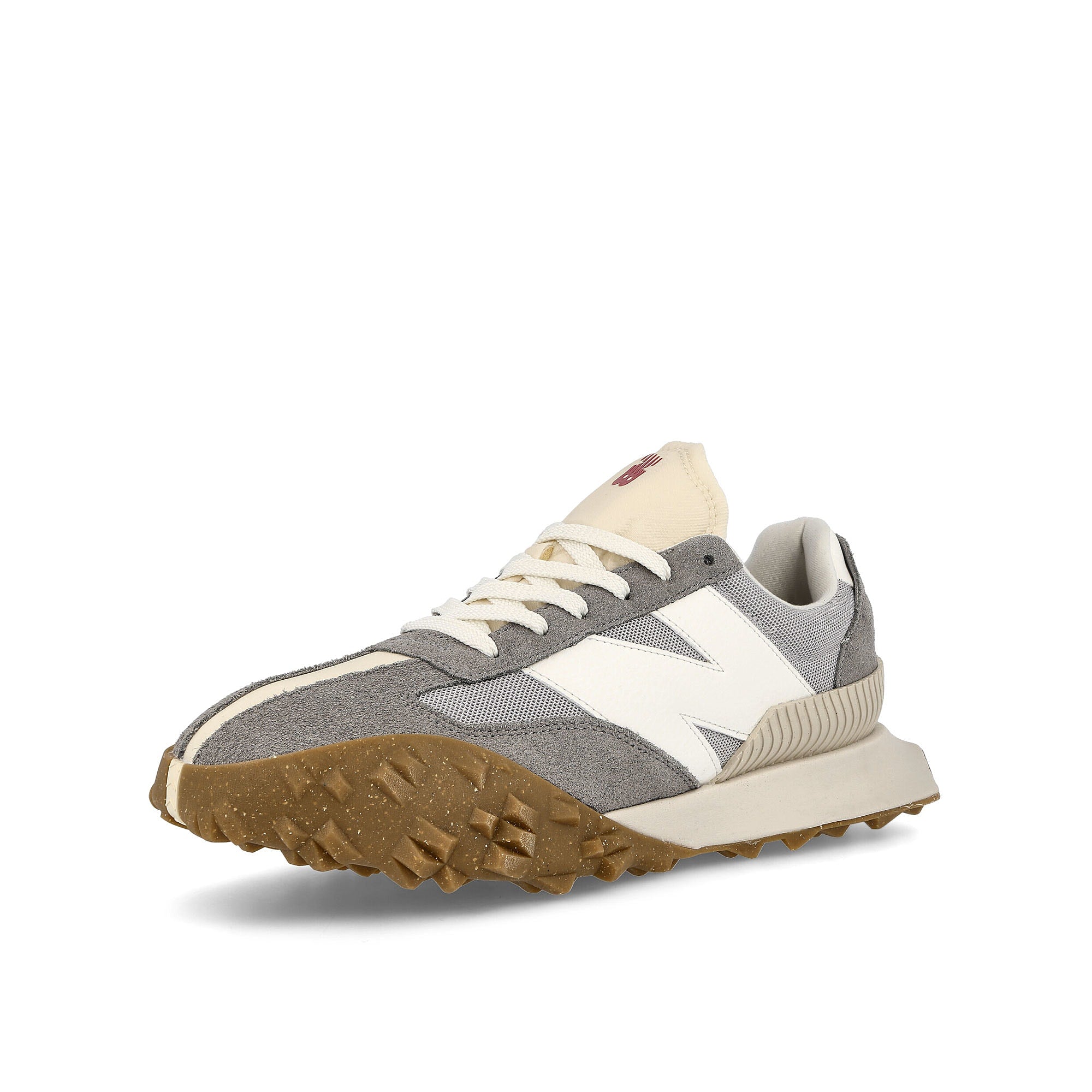 New Balance uxc72rf Beige-Grey Sneakers Close Up | Overkill