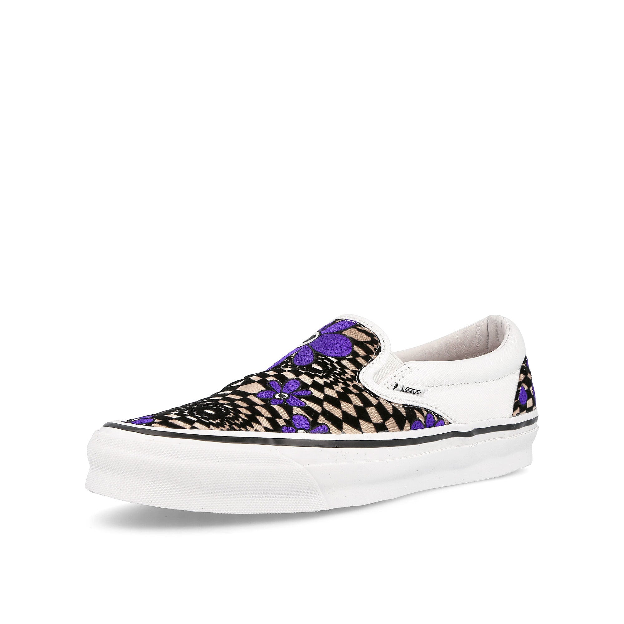 Vans PAM x Vans OG Classic Slip-On Pam Brown / True White Sneakers Close Up | Overkill